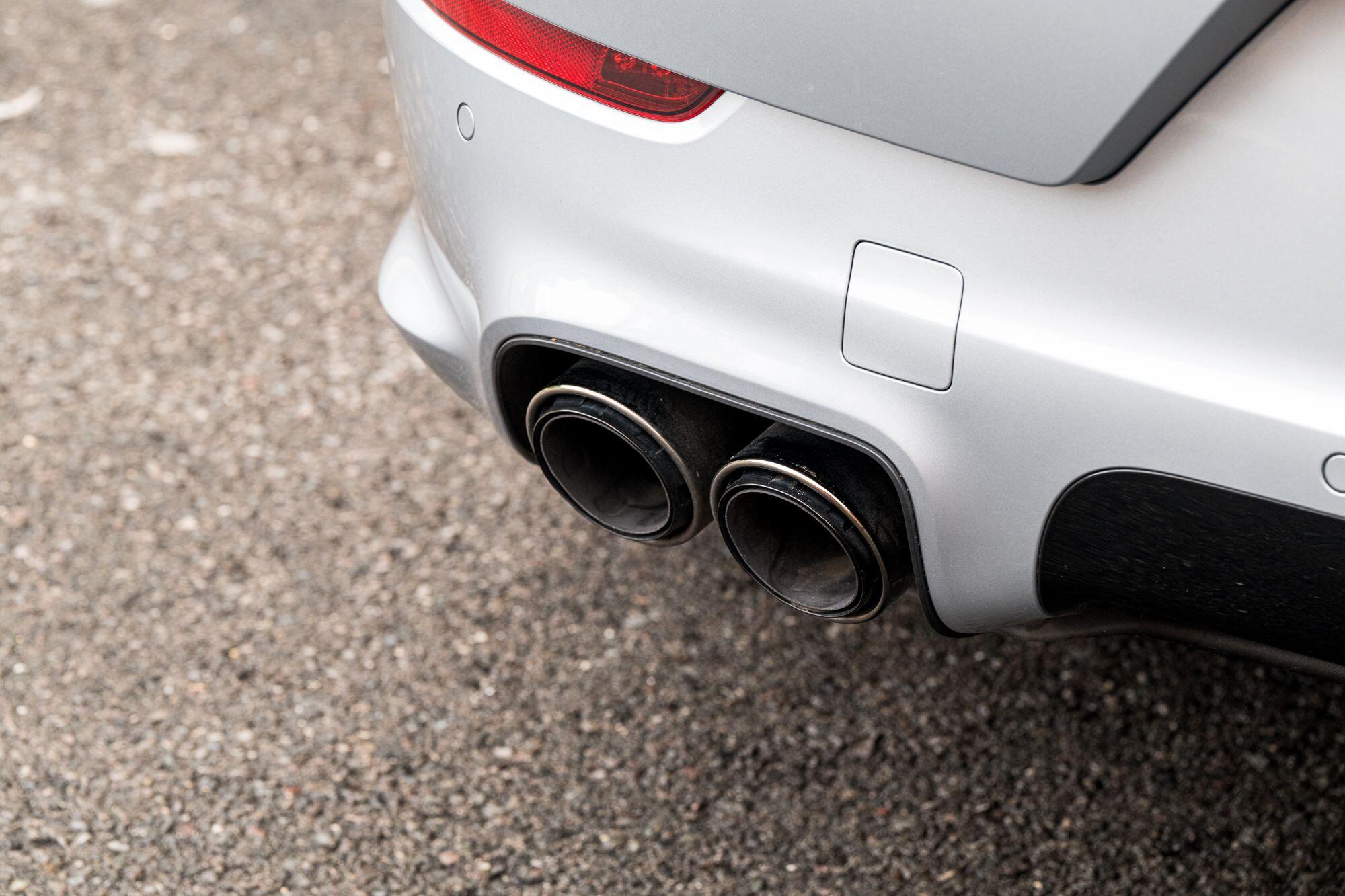 Porsche Cayenne view 31