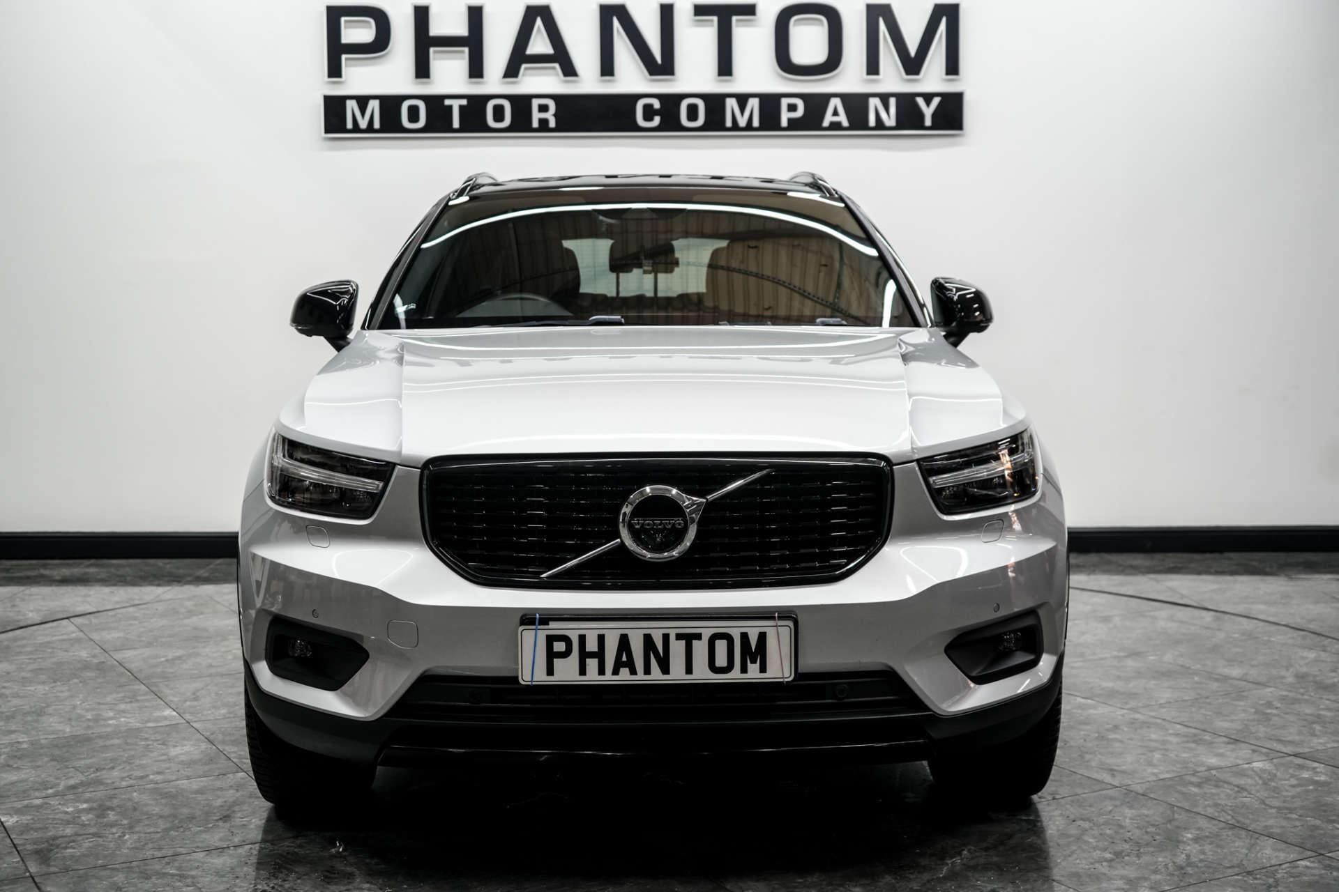 Volvo XC40 view 2