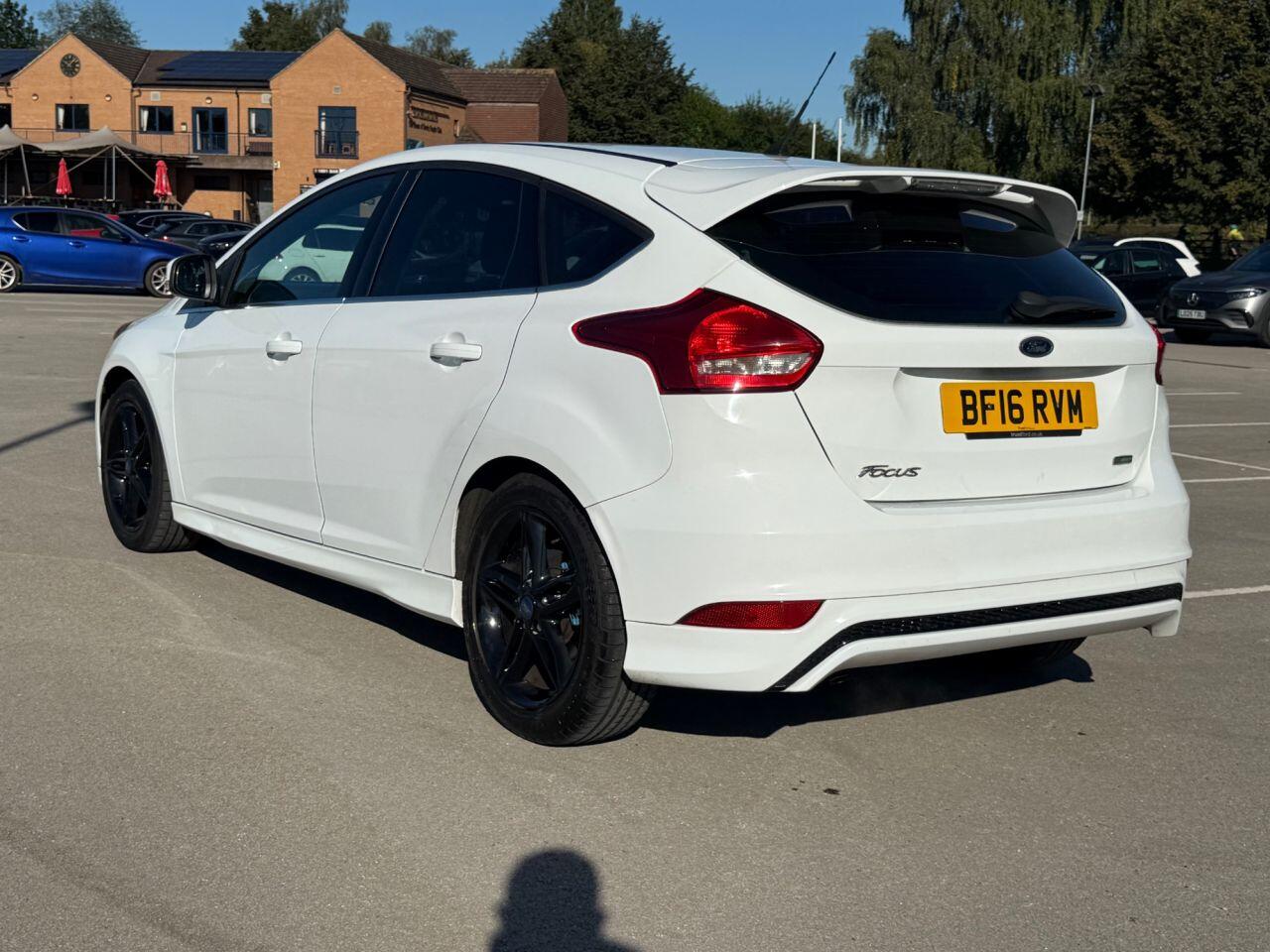 Ford Focus view 35