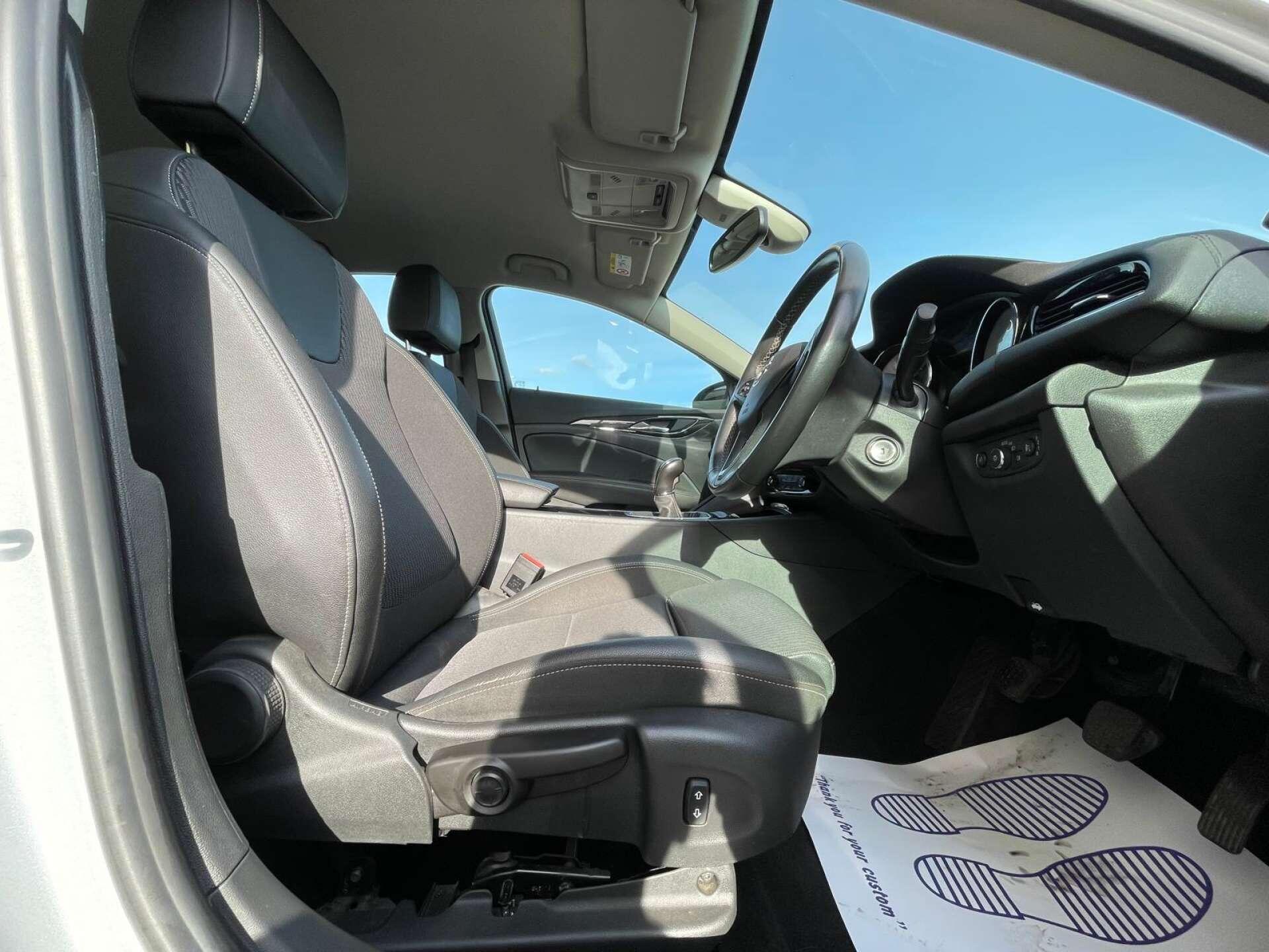 Vauxhall Insignia view 27