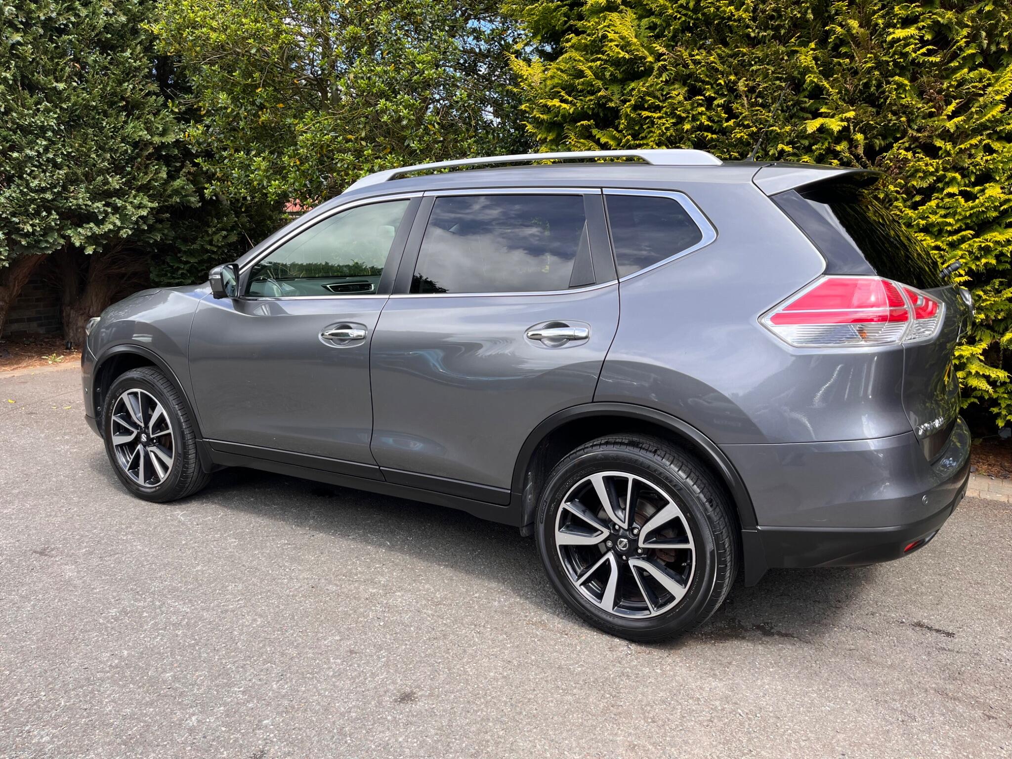Nissan X-Trail view 10