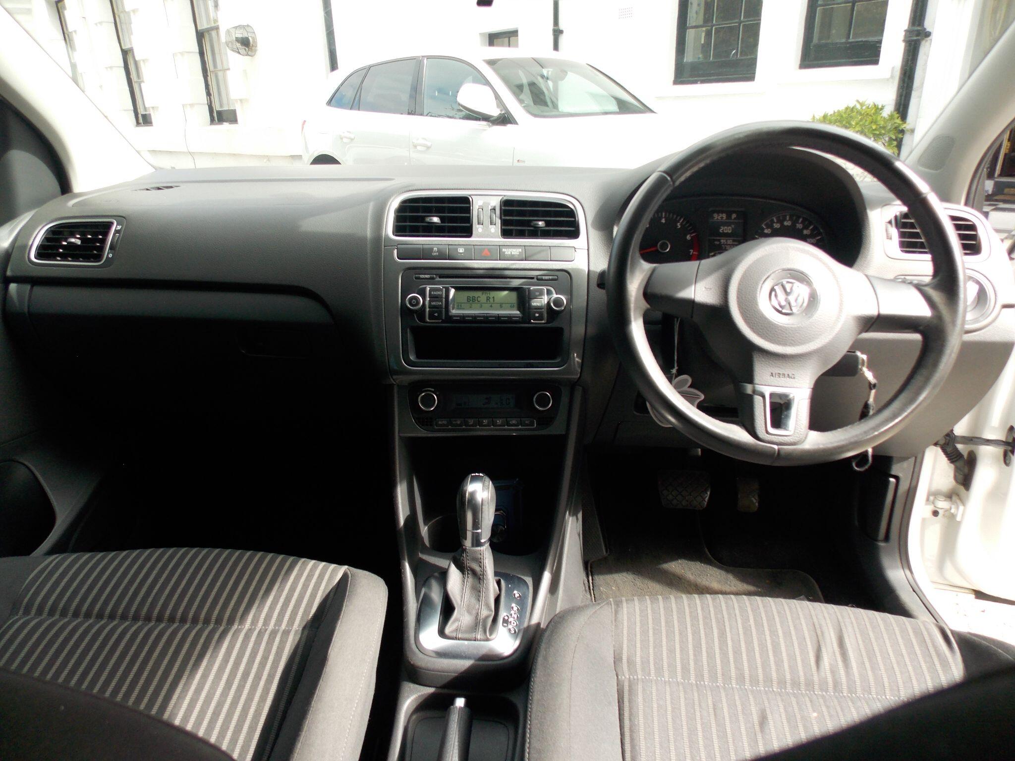 Volkswagen Polo view 30