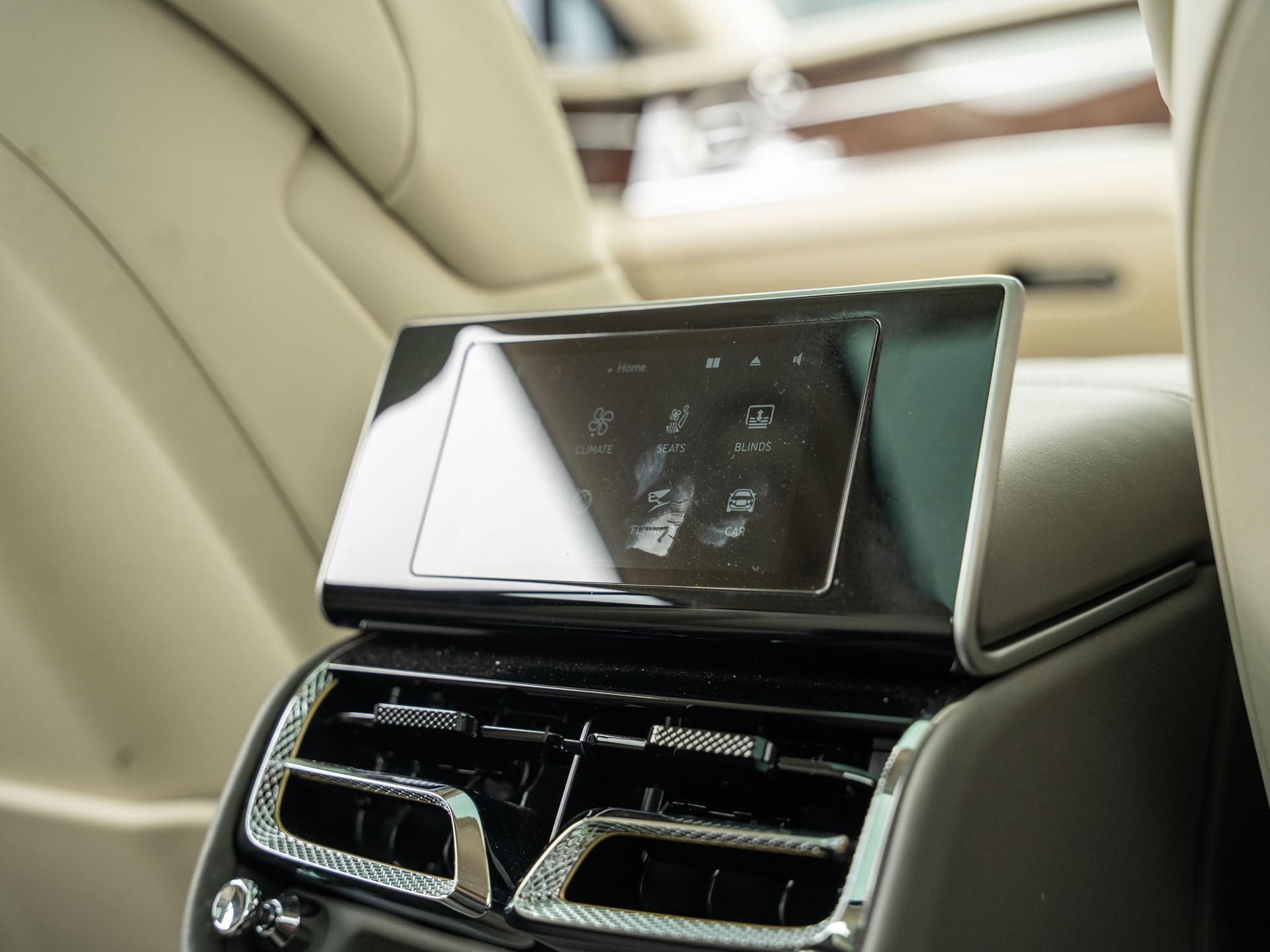 Bentley Flying Spur view 29