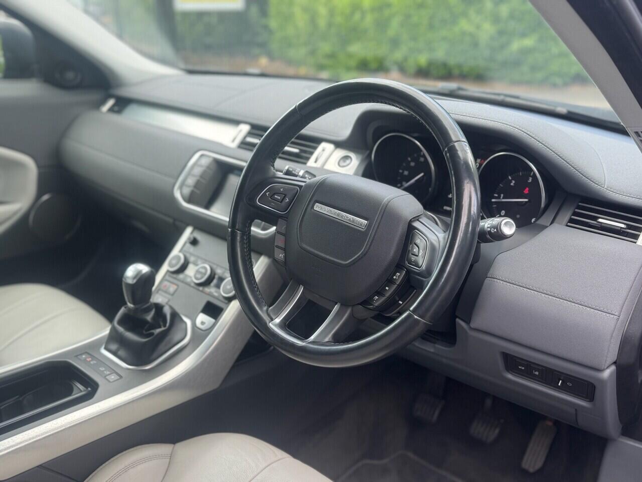 Land Rover Range Rover Evoque view 10