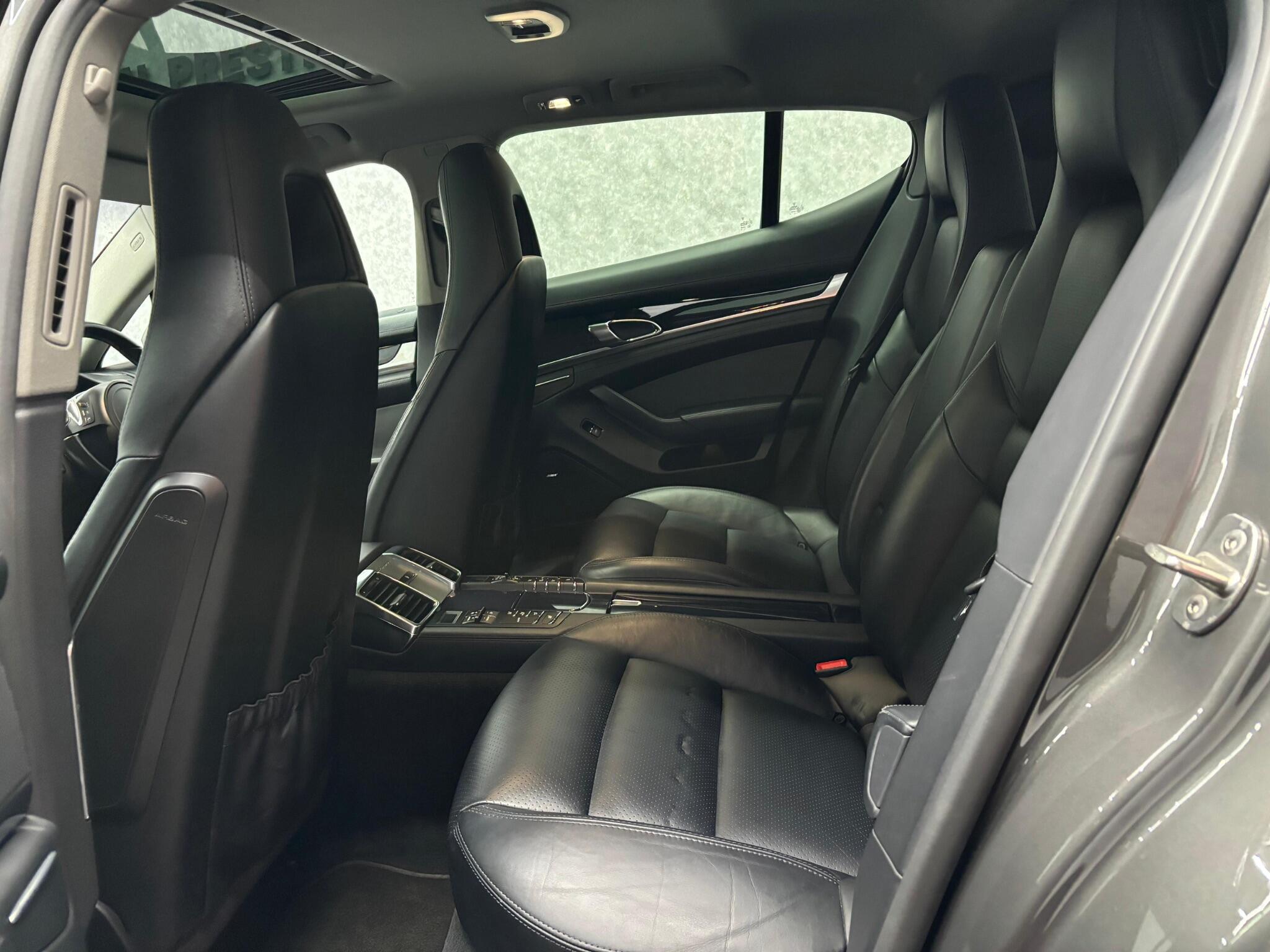 Porsche Panamera view 10