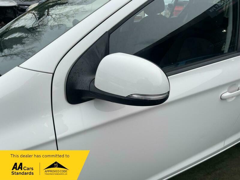 2012 Hyundai i20 image 39