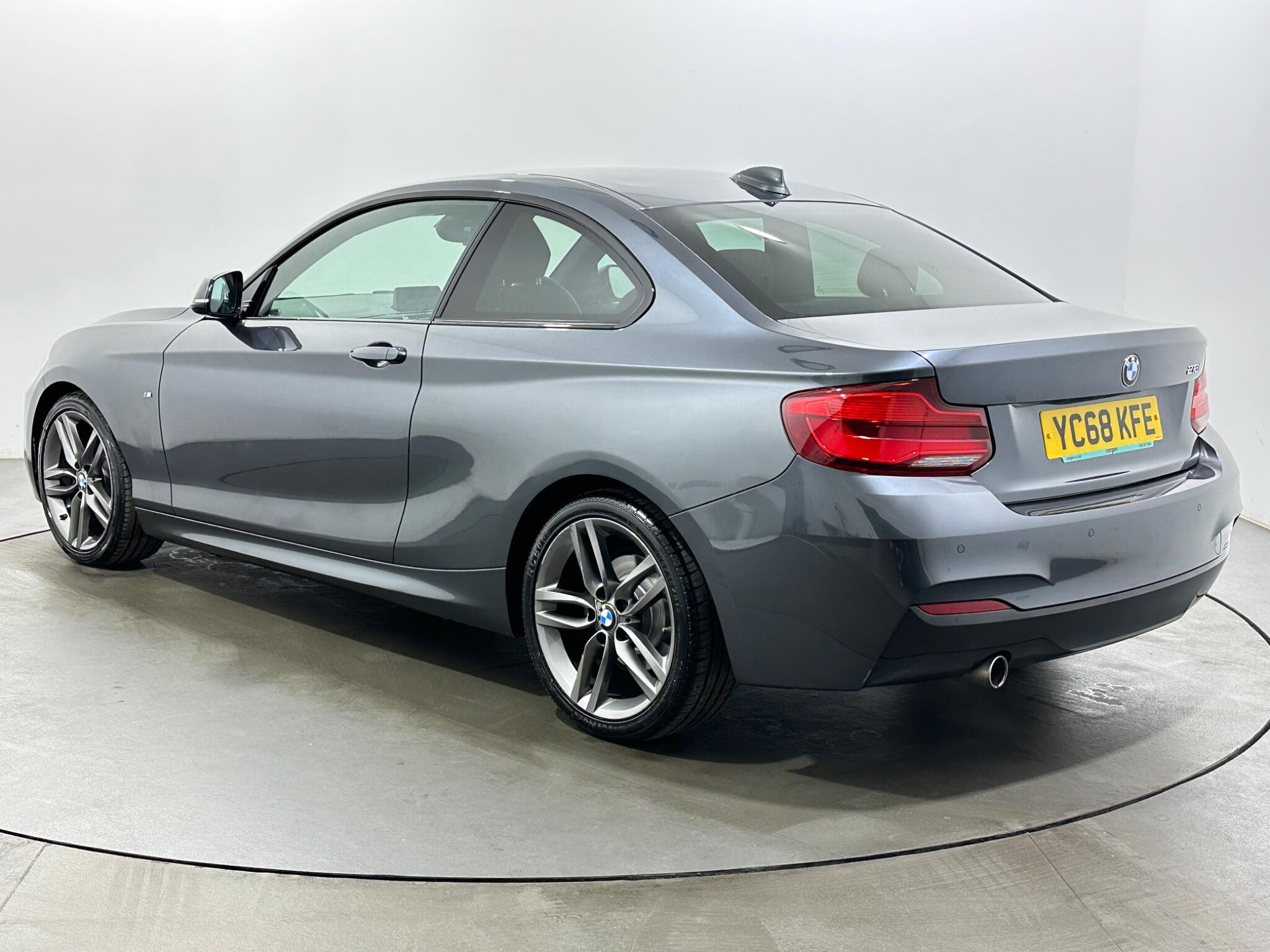 BMW 2 Series view 6