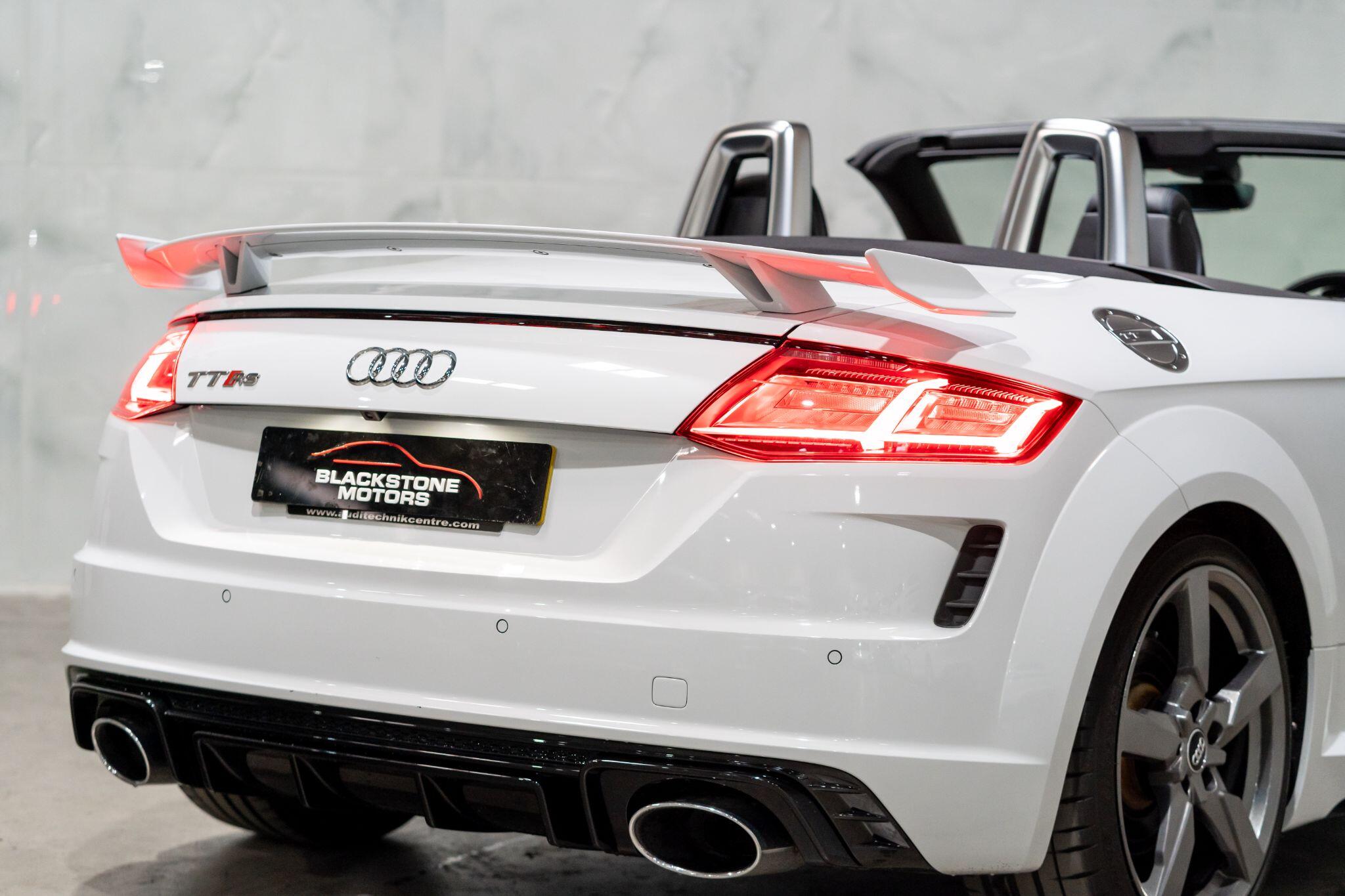Audi TT RS view 31
