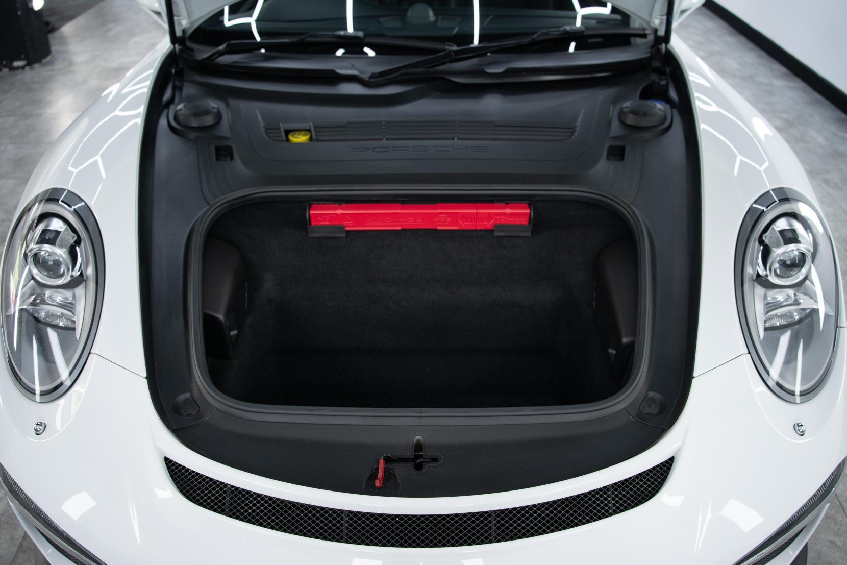 Porsche 911 view 25