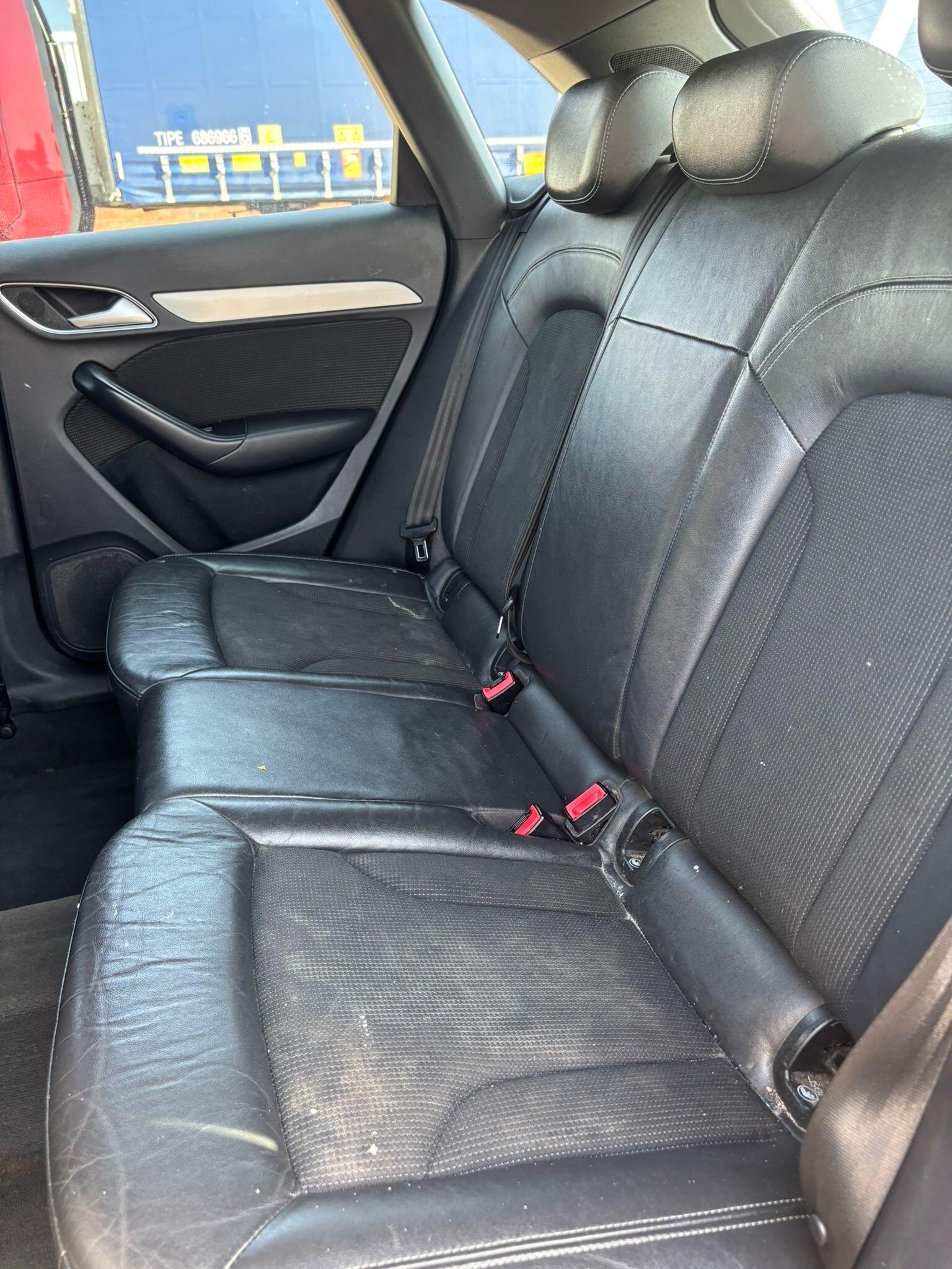 Audi Q3 view 27
