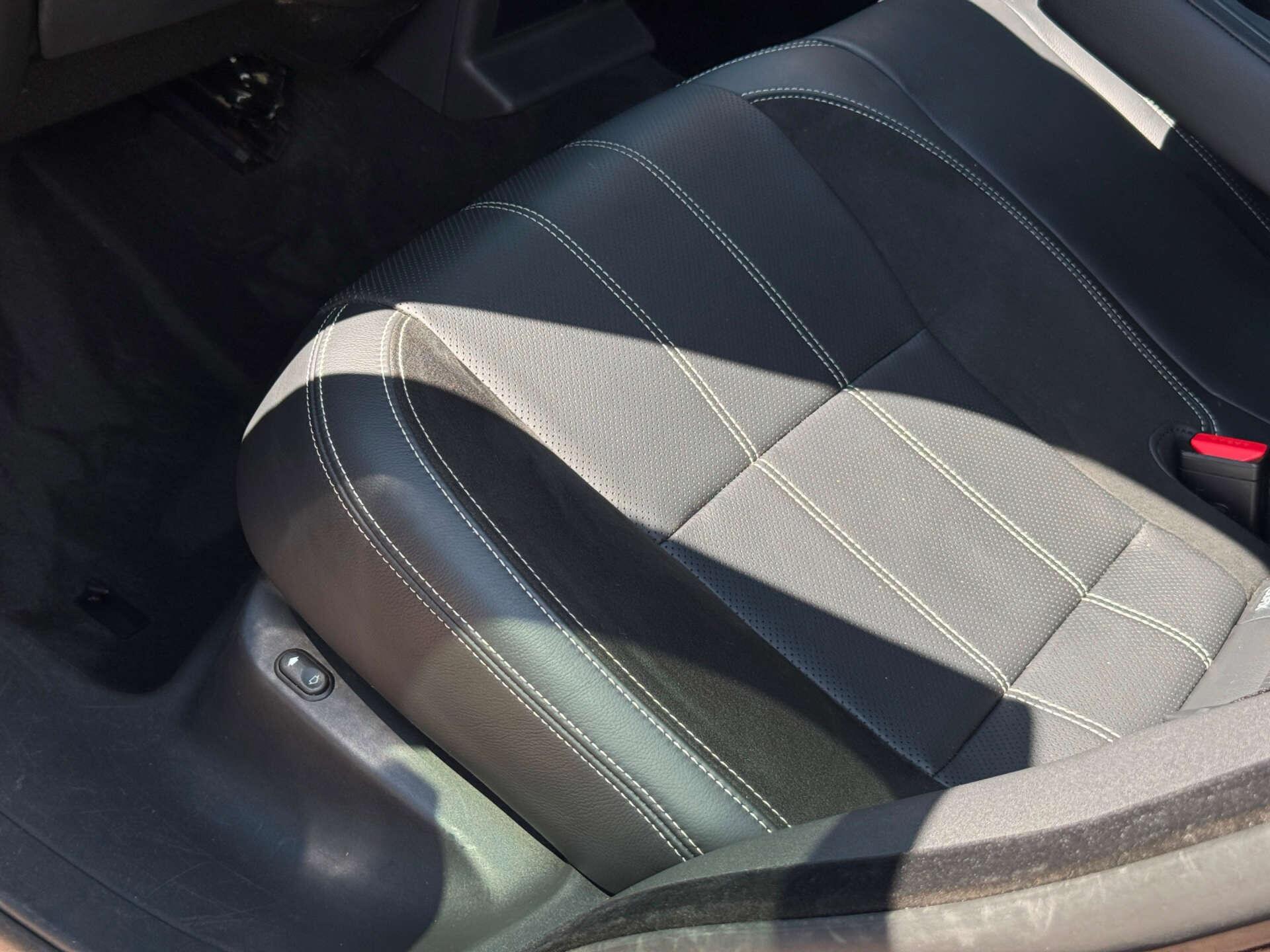 Land Rover Range Rover Velar view 36