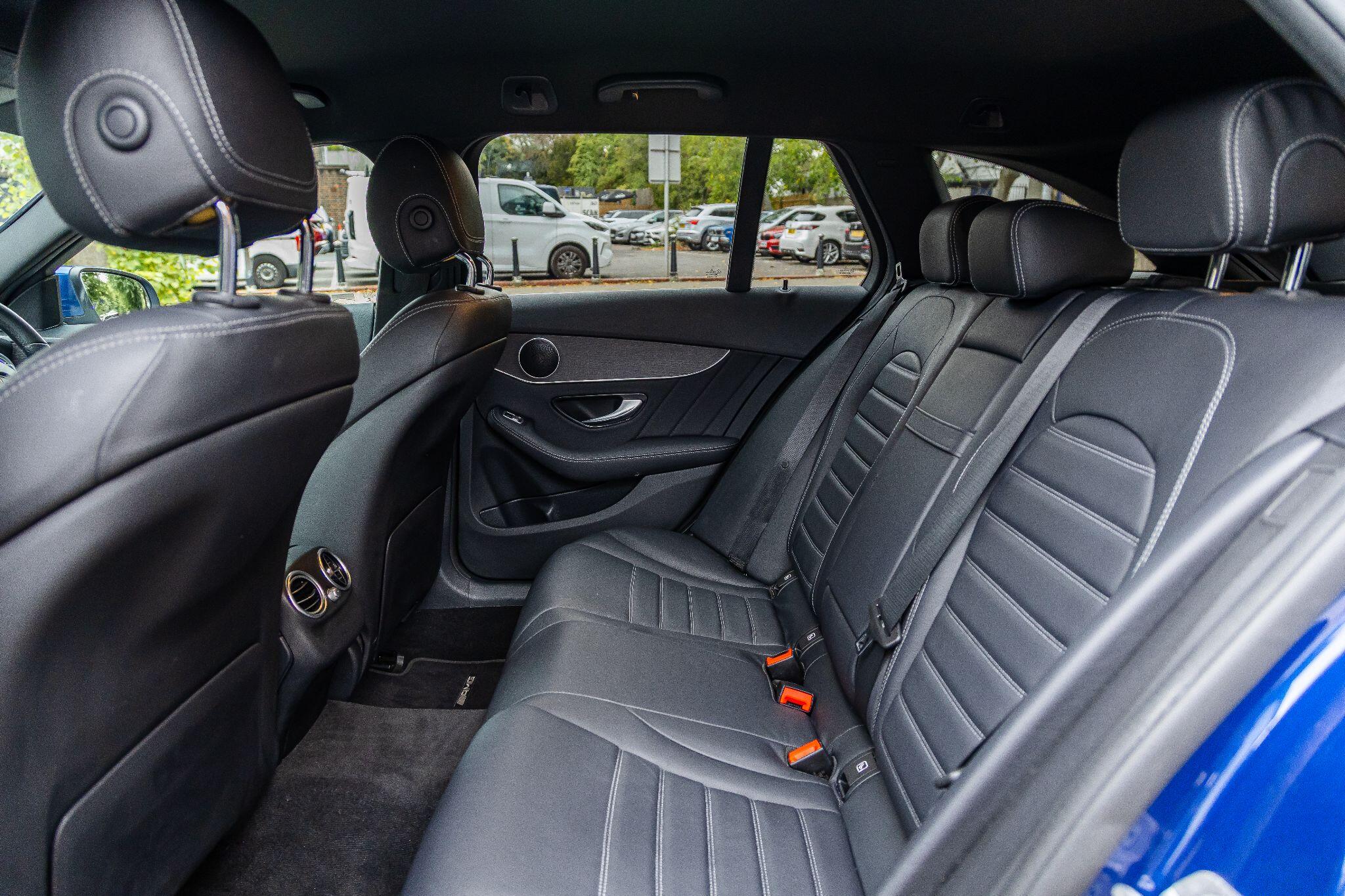 Mercedes-Benz C-Class view 25