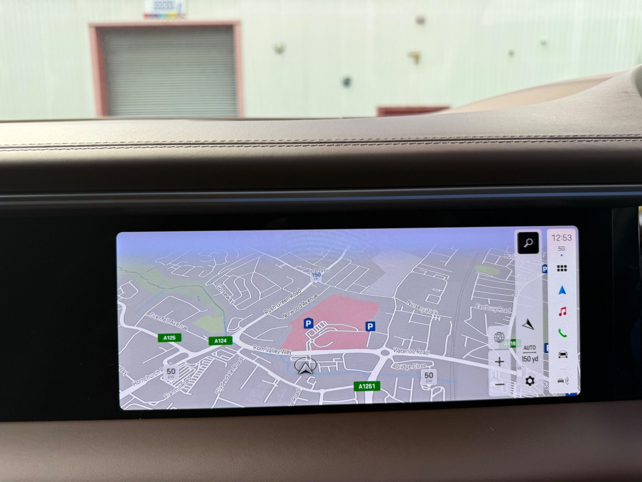 Porsche Macan view 32