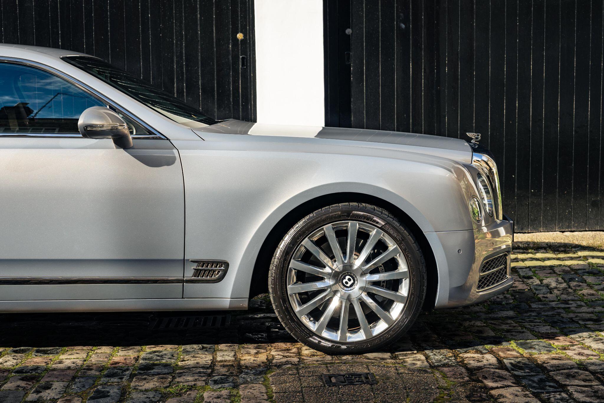 Bentley Mulsanne view 9