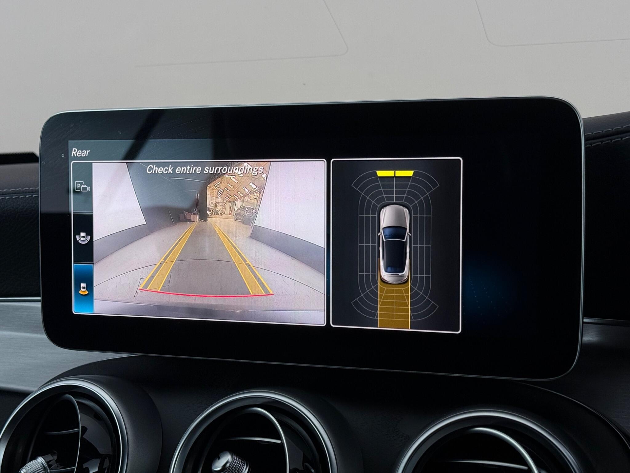Mercedes-Benz C-Class view 32