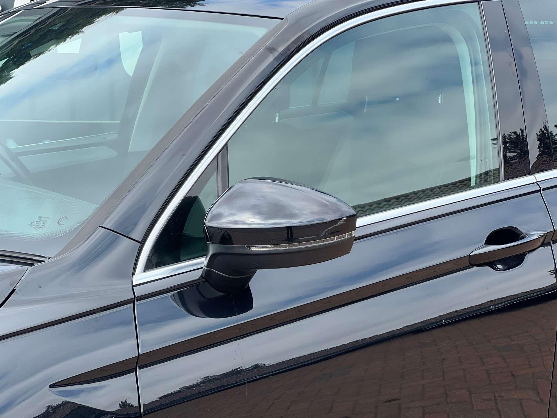 Volkswagen Tiguan view 15