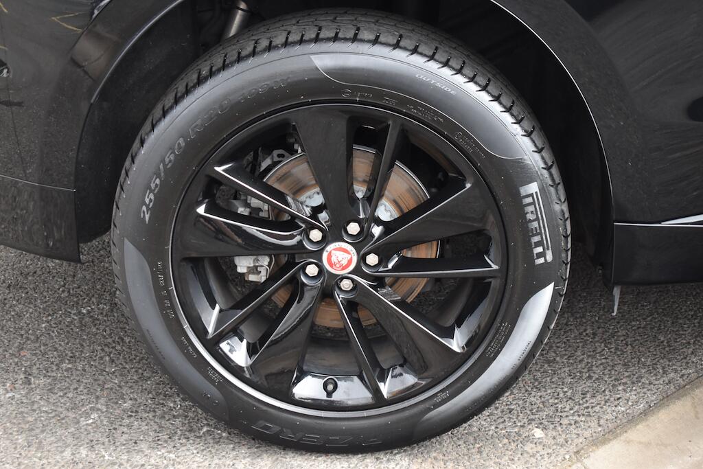 Jaguar F-Pace view 74