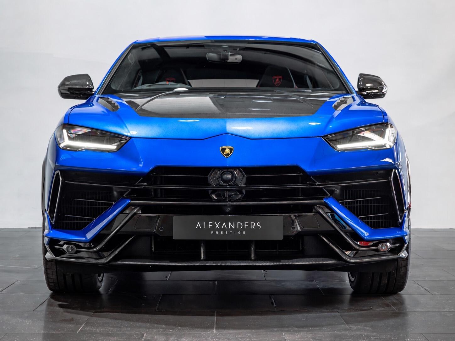 Lamborghini Urus view 9
