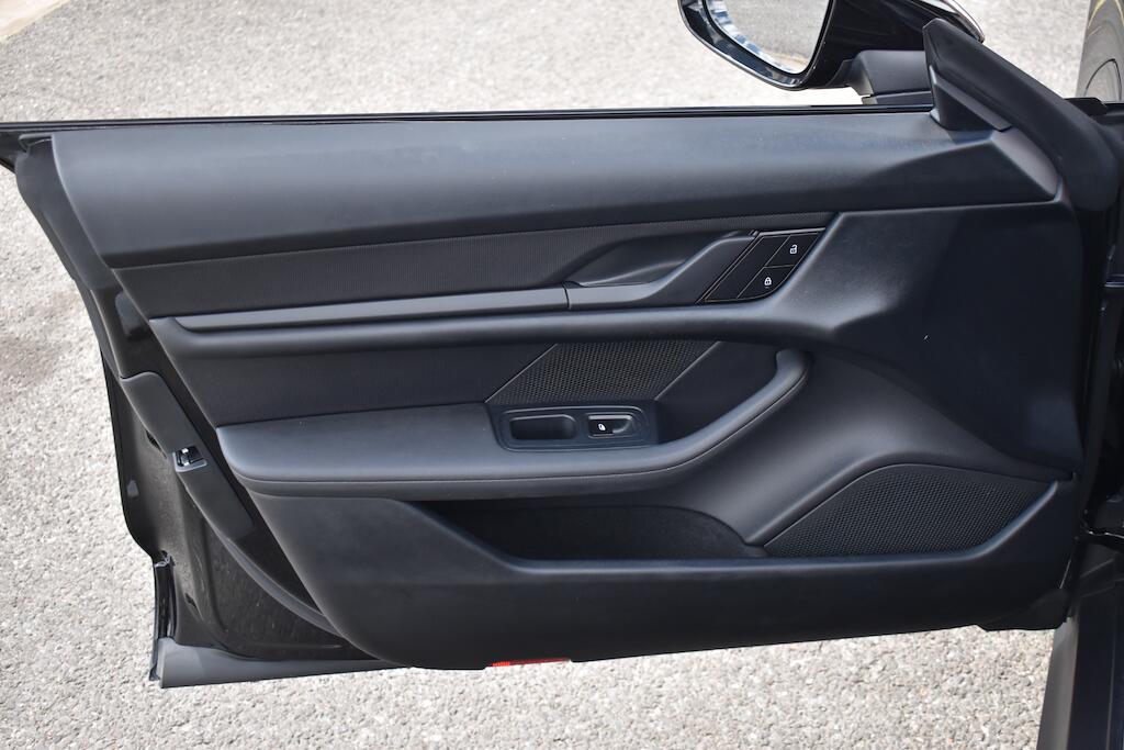 Porsche Taycan view 41
