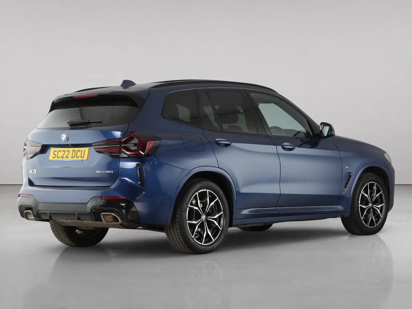 BMW X3 view 8