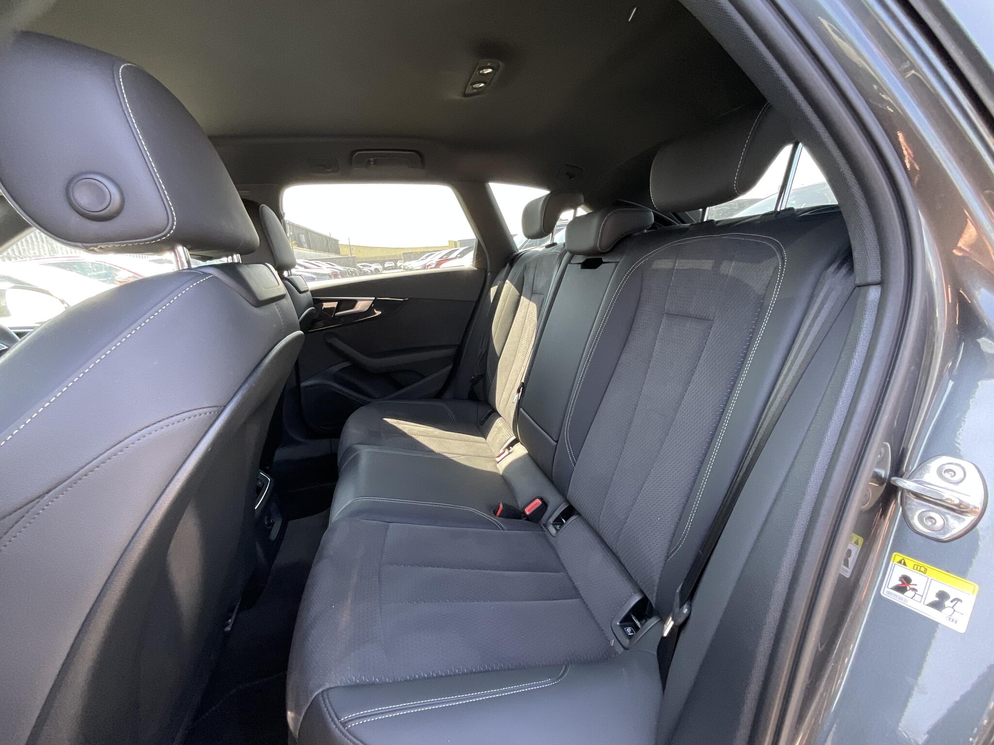 Audi A4 Avant view 14