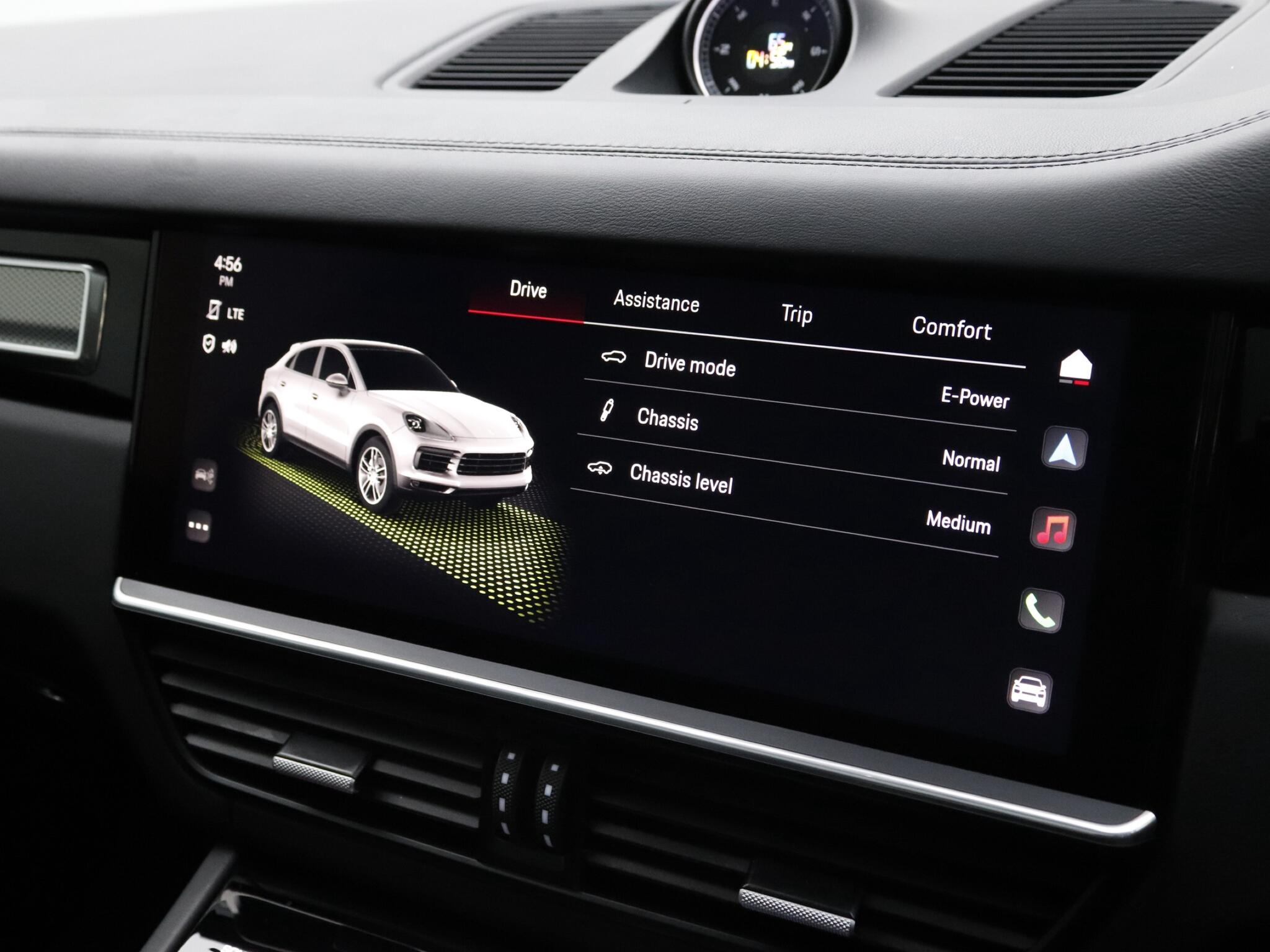 Porsche Cayenne view 30