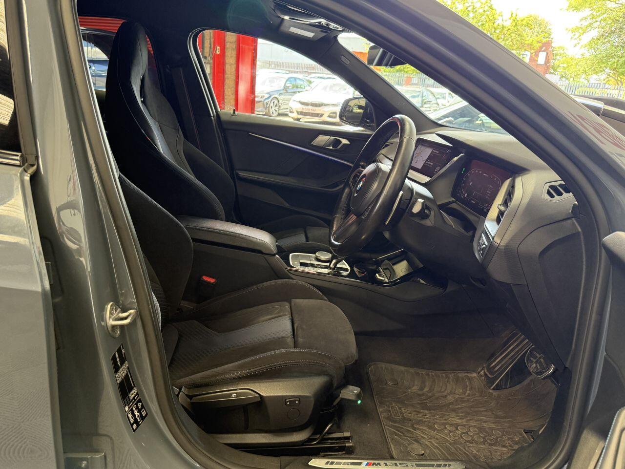 BMW 1 Series view 29