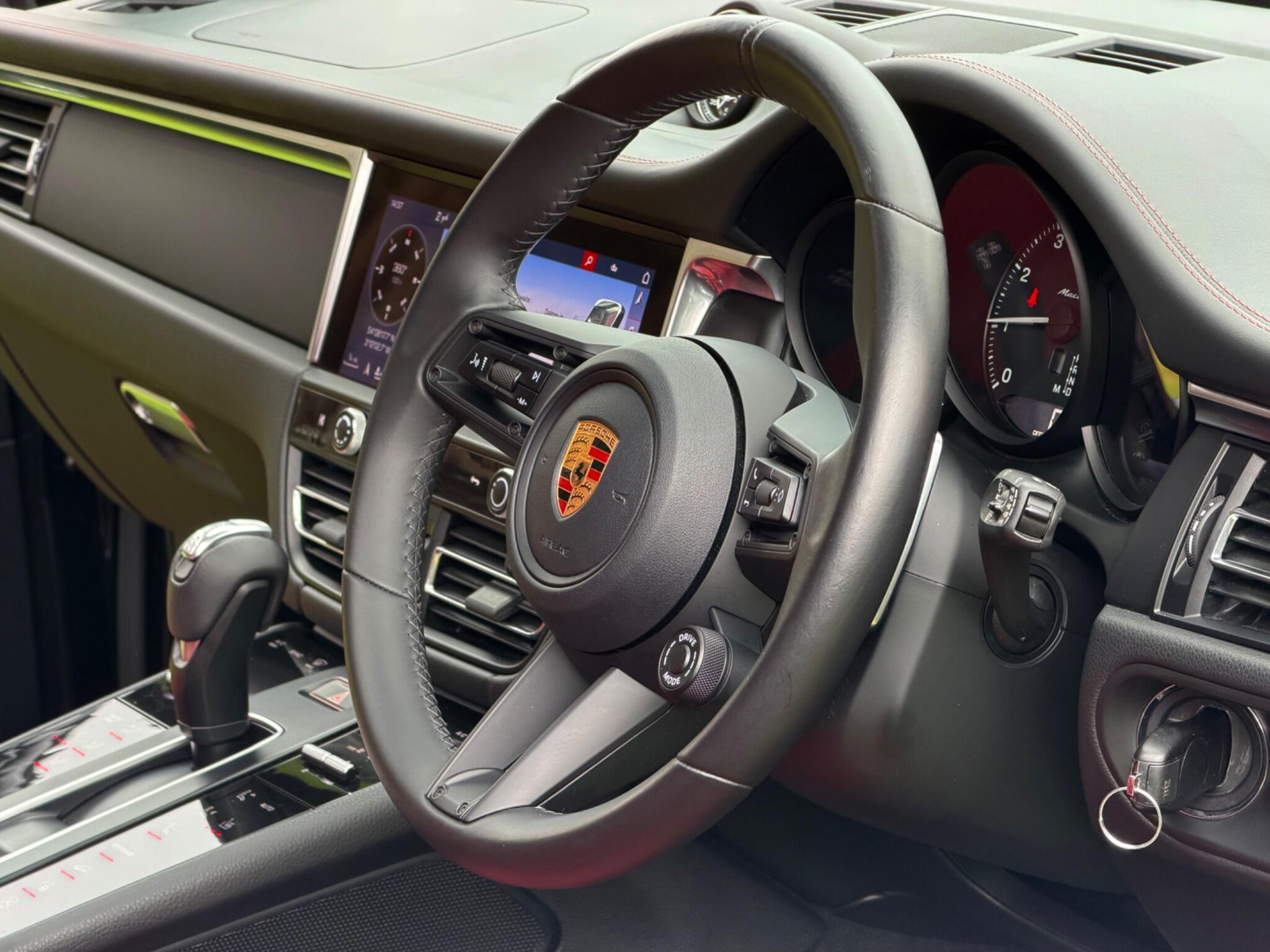 Porsche Macan view 42