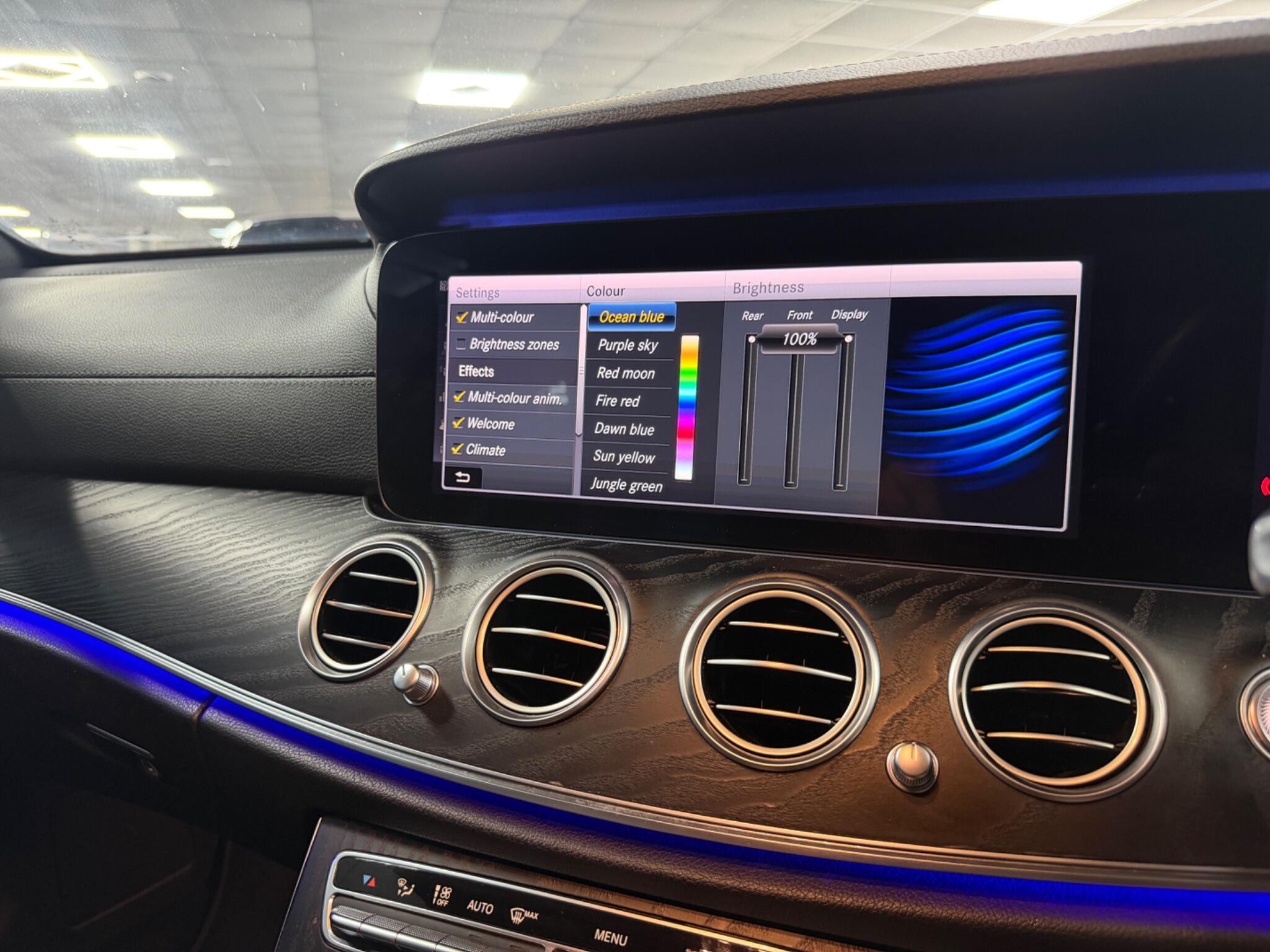 Mercedes-Benz E Class view 54