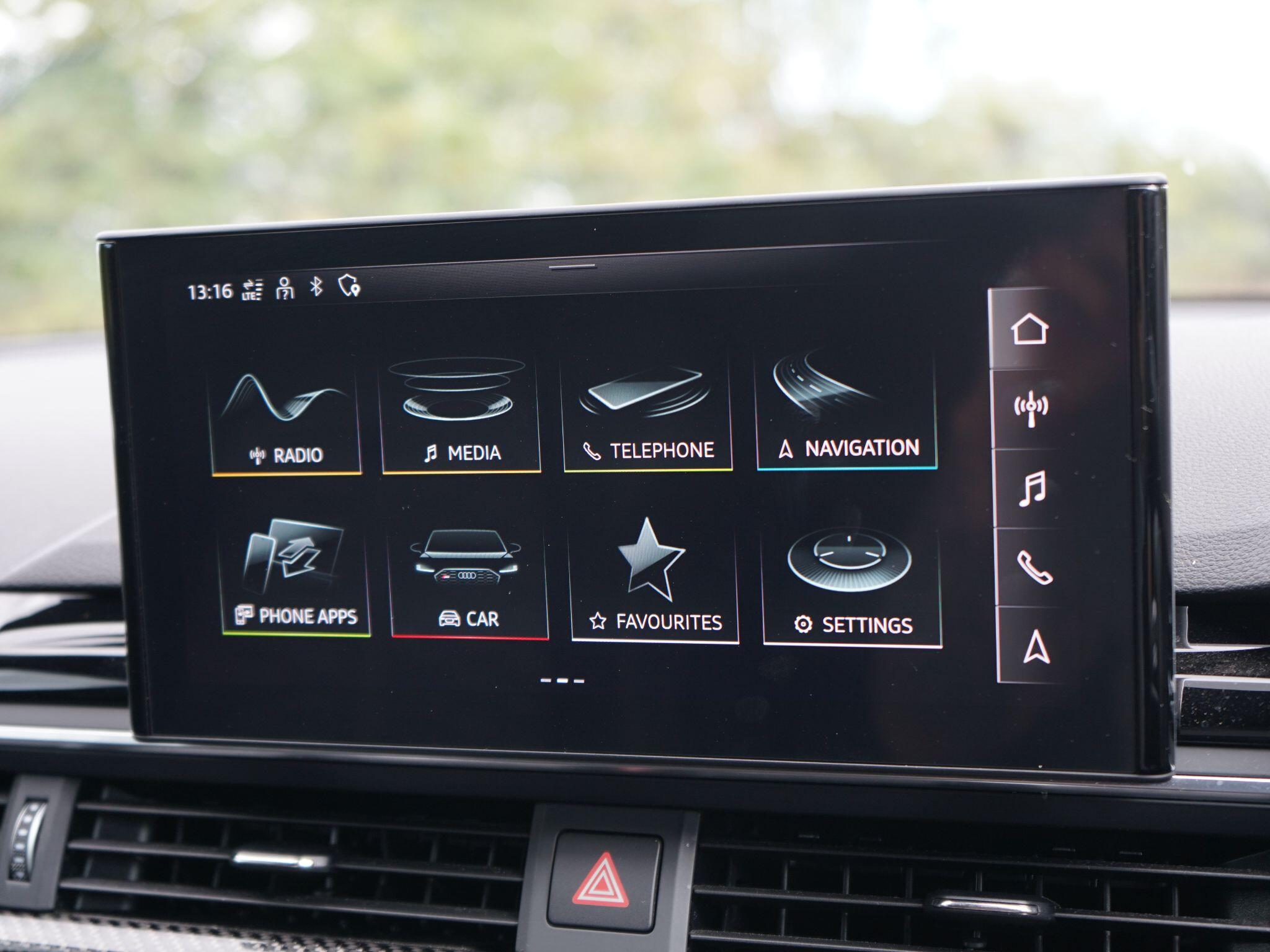 Audi RS4 Avant view 36