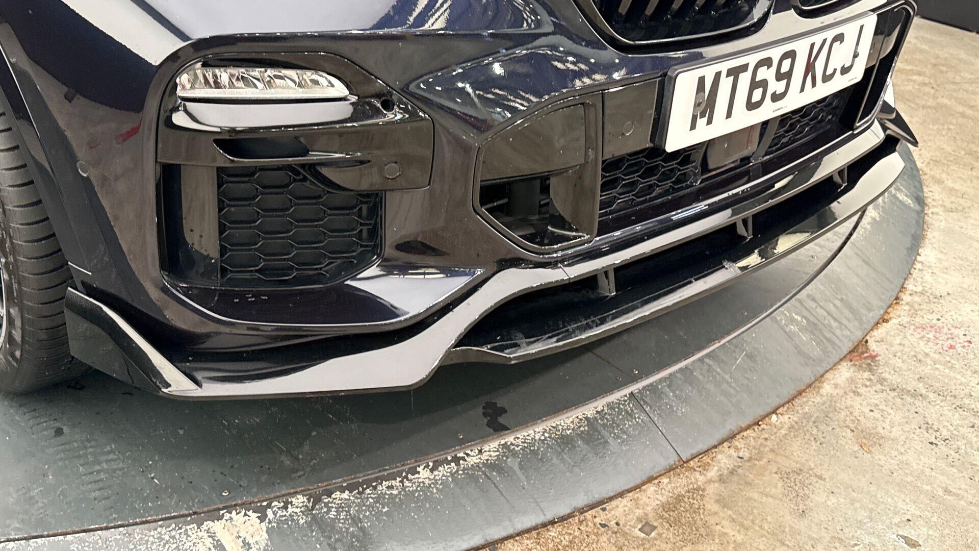 BMW X5 view 34