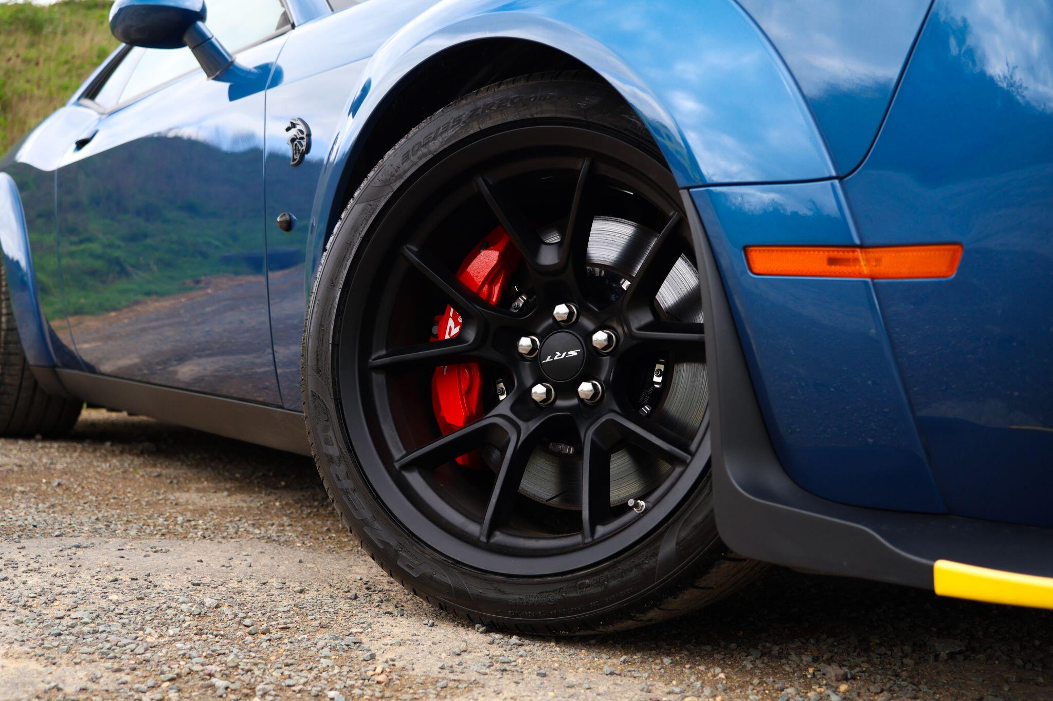 Dodge Challenger view 3