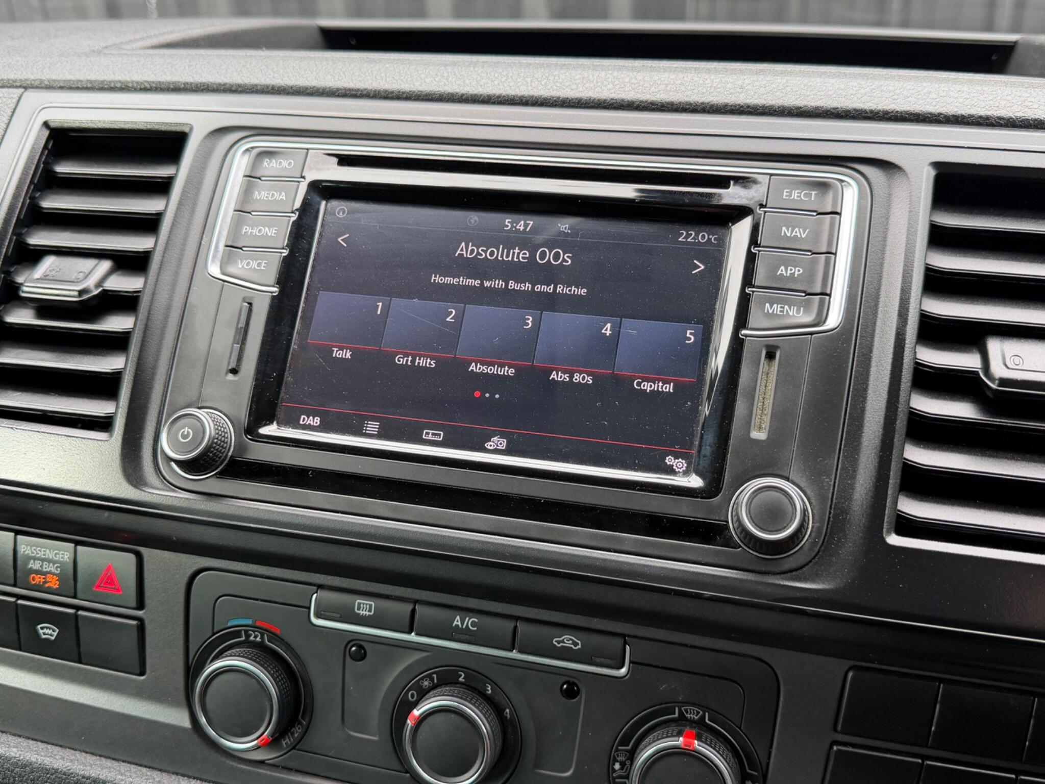 Volkswagen Transporter view 40