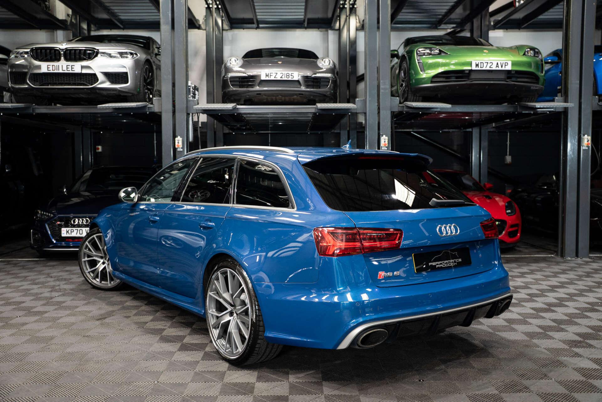 Audi RS6 Avant view 2