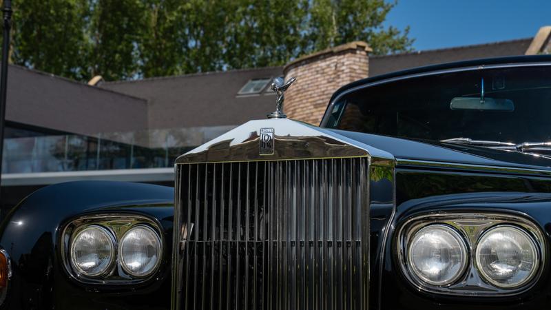 Rolls-Royce Phantom view 2