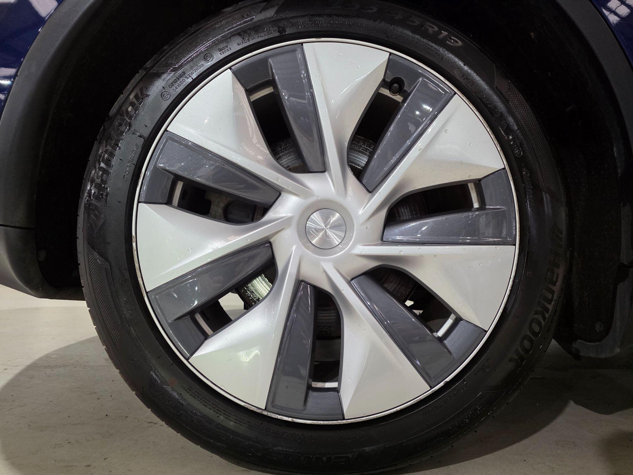 Tesla Model Y view 33