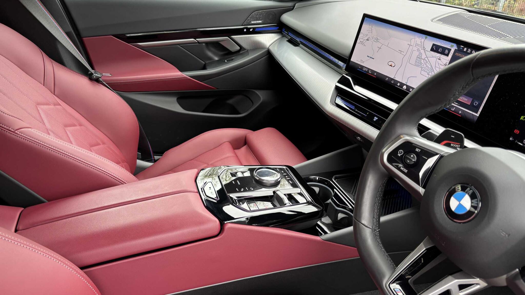 BMW 5 Series view 33