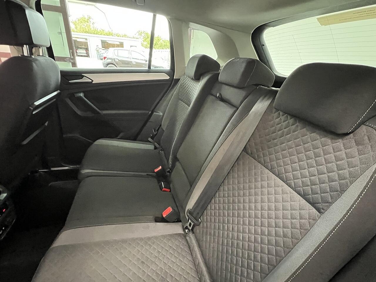 Volkswagen Tiguan view 19