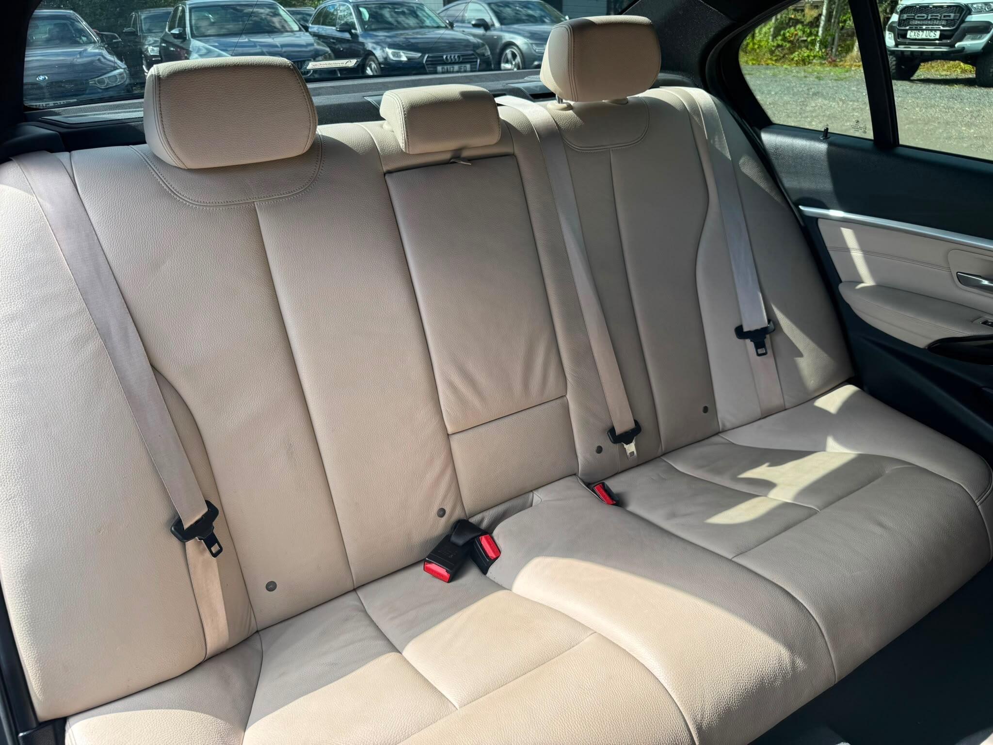 BMW 3 Series view 27