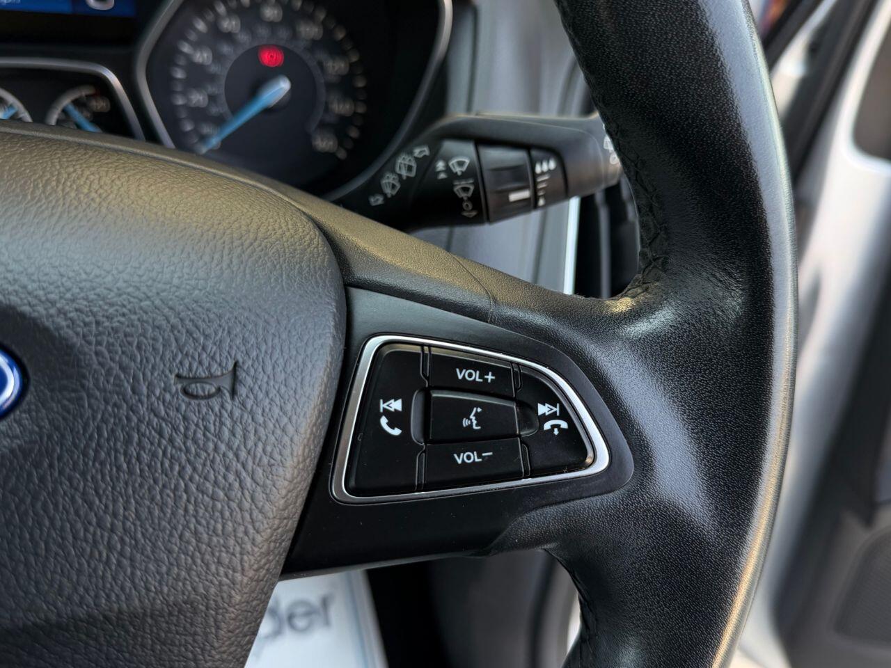 Ford Focus view 28
