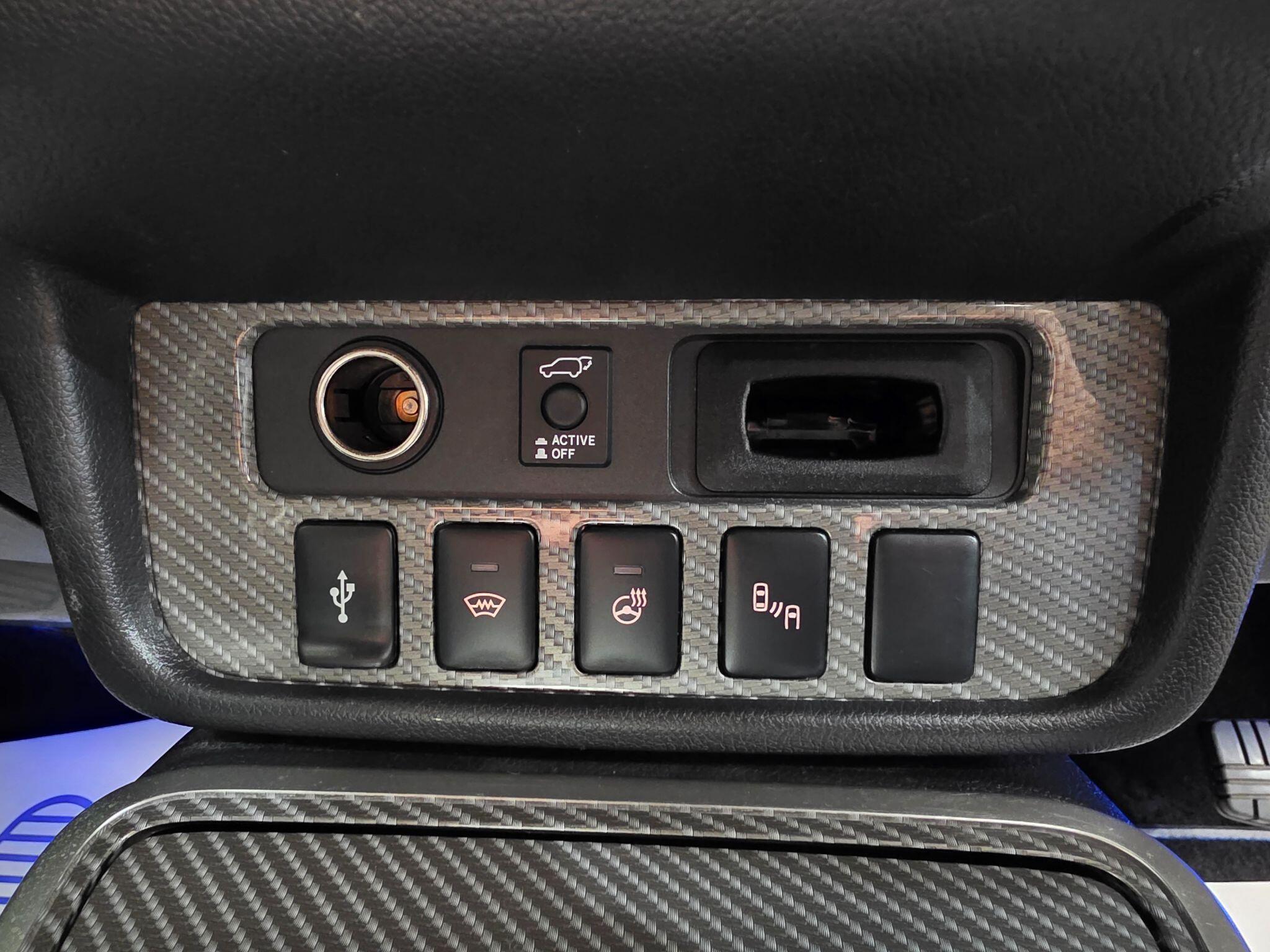 Mitsubishi Outlander view 9