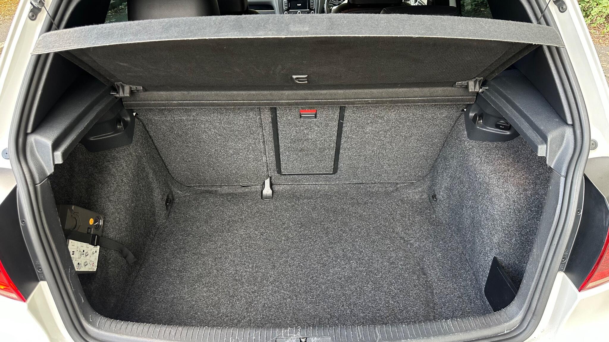 Volkswagen Golf view 25