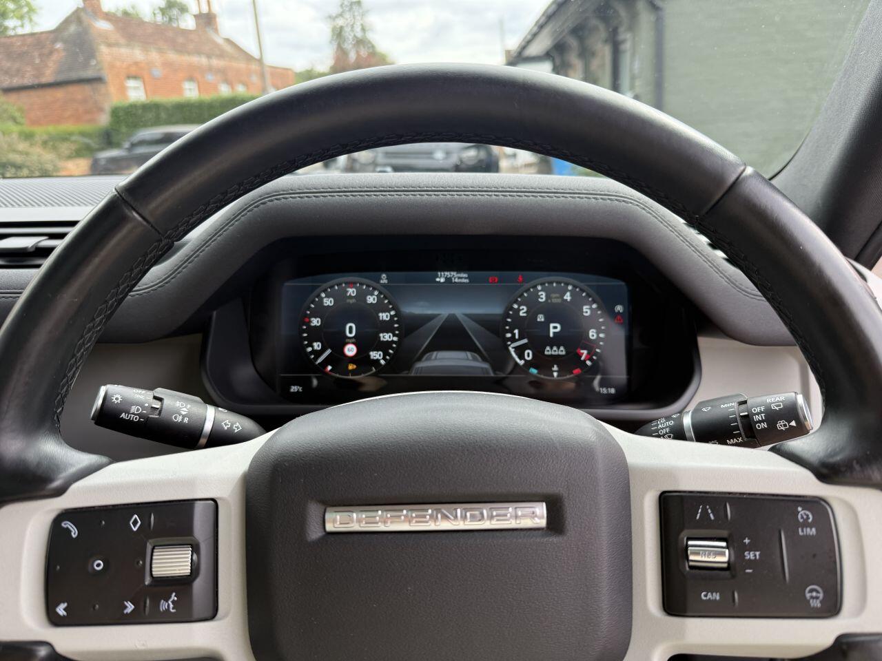 Land Rover Defender 110 view 20