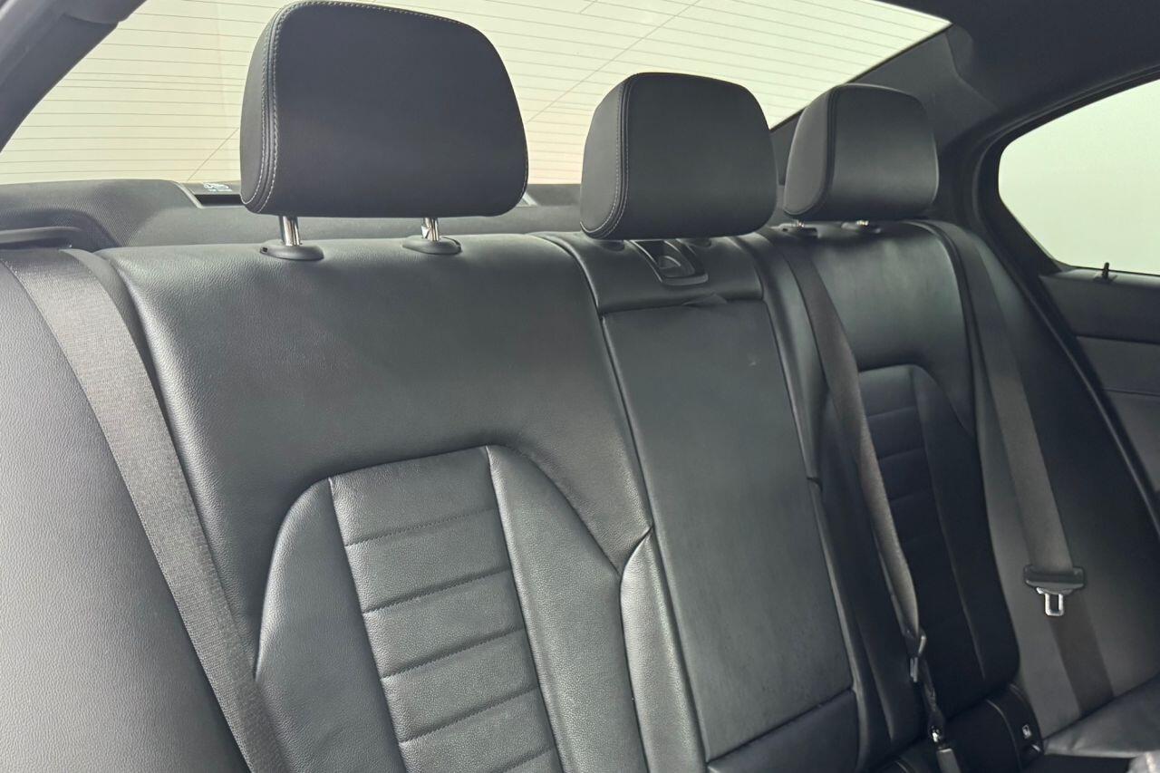 BMW 3 Series view 25