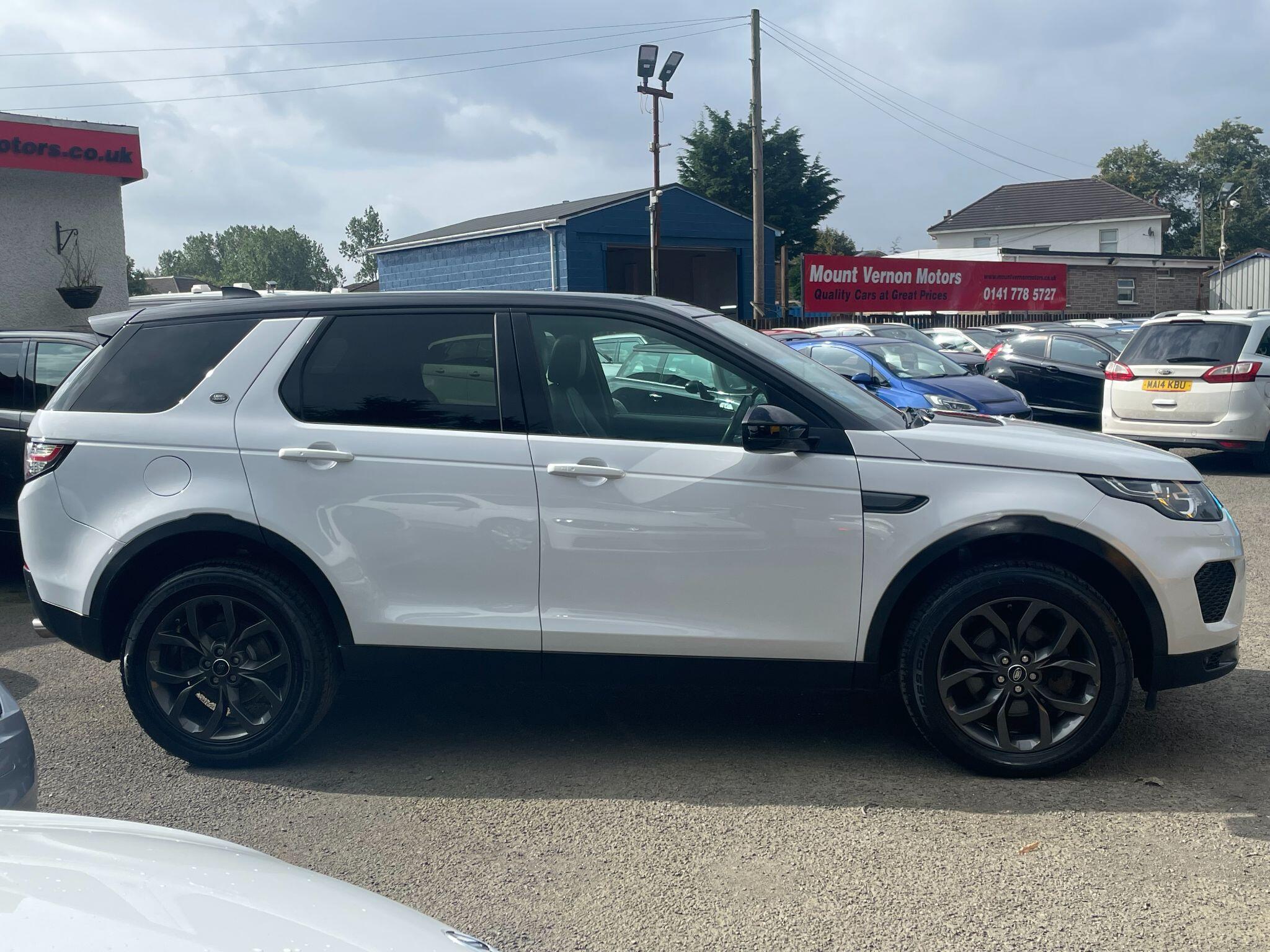 Land Rover Discovery Sport view 15