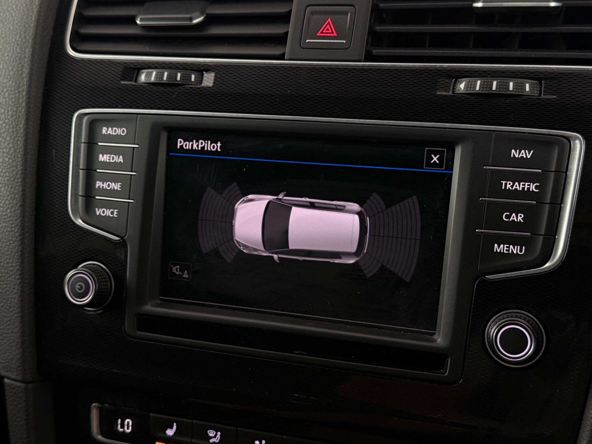 Volkswagen Golf view 28