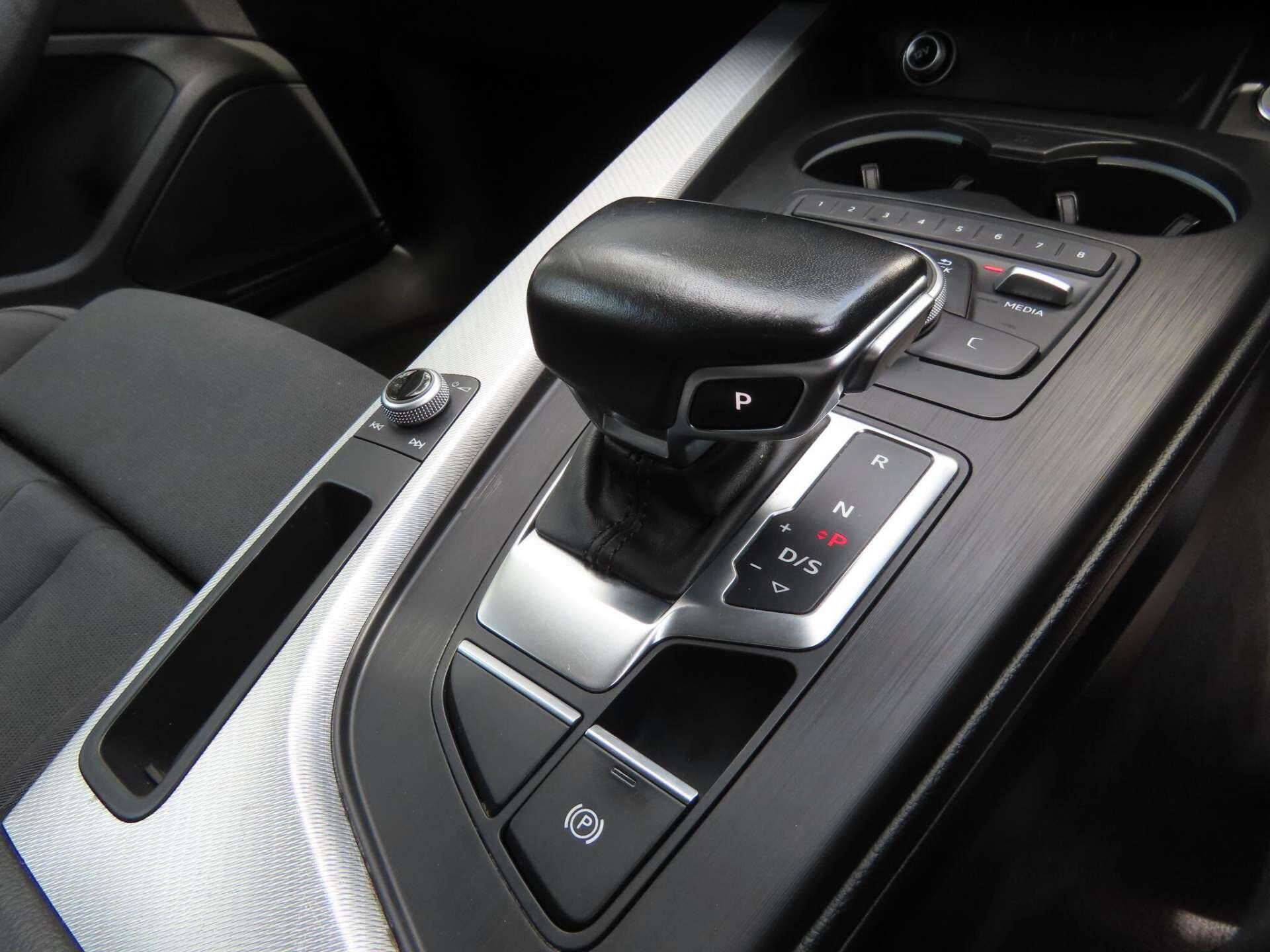 Audi A4 view 12