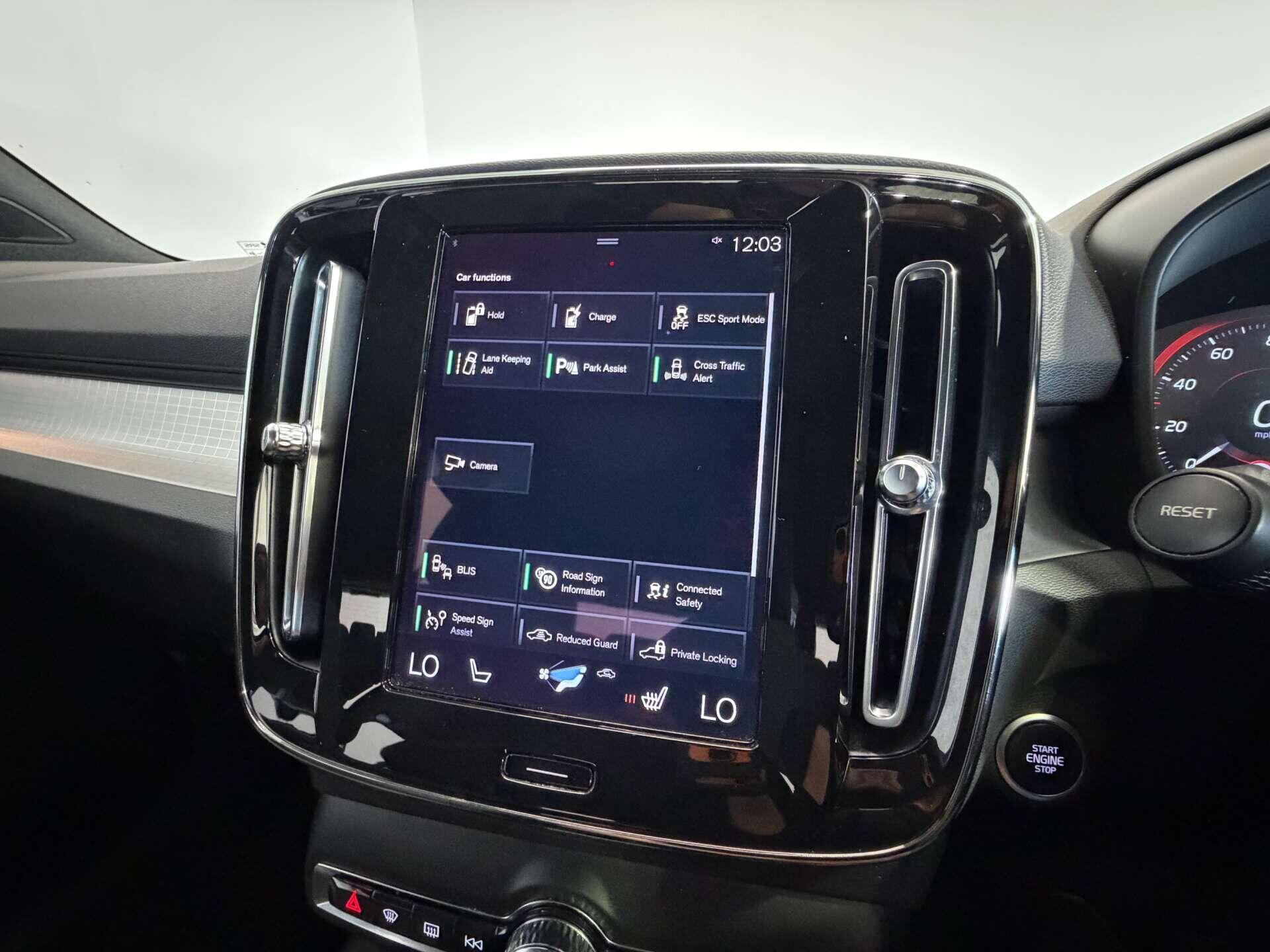 Volvo XC40 view 44