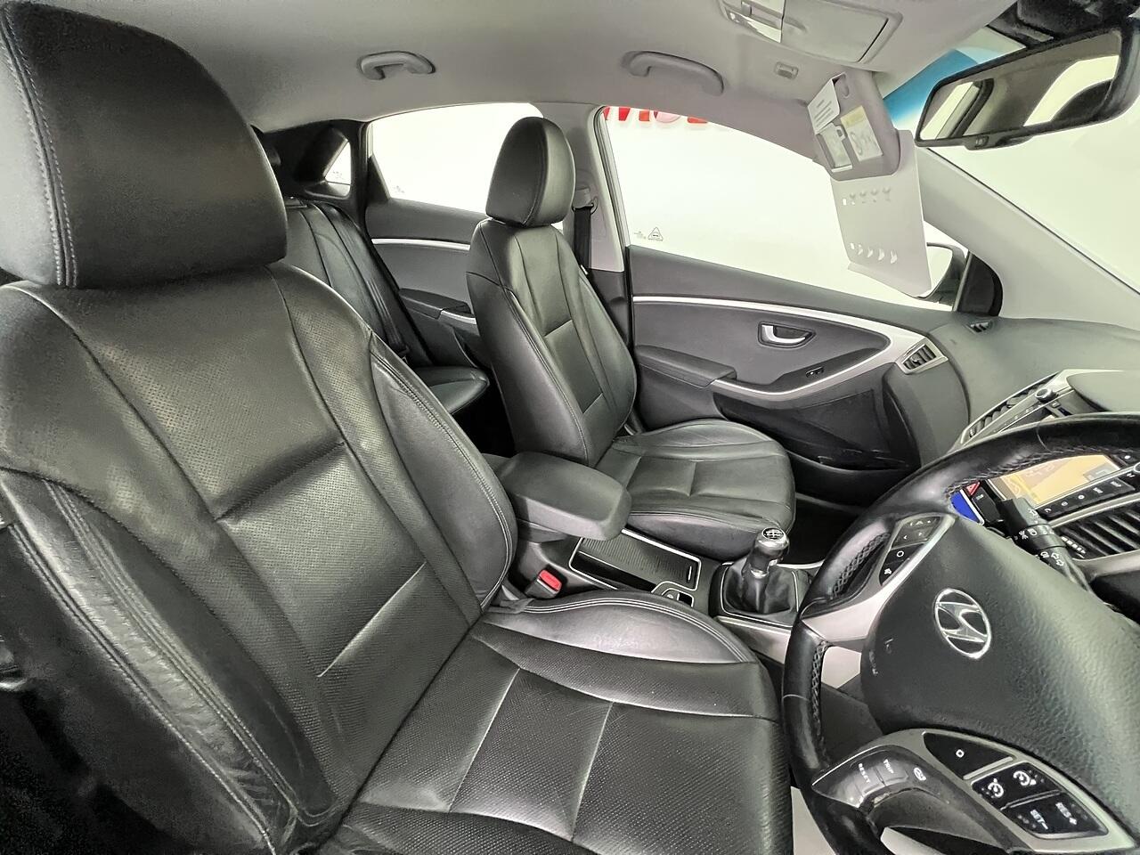 Hyundai i30 view 14