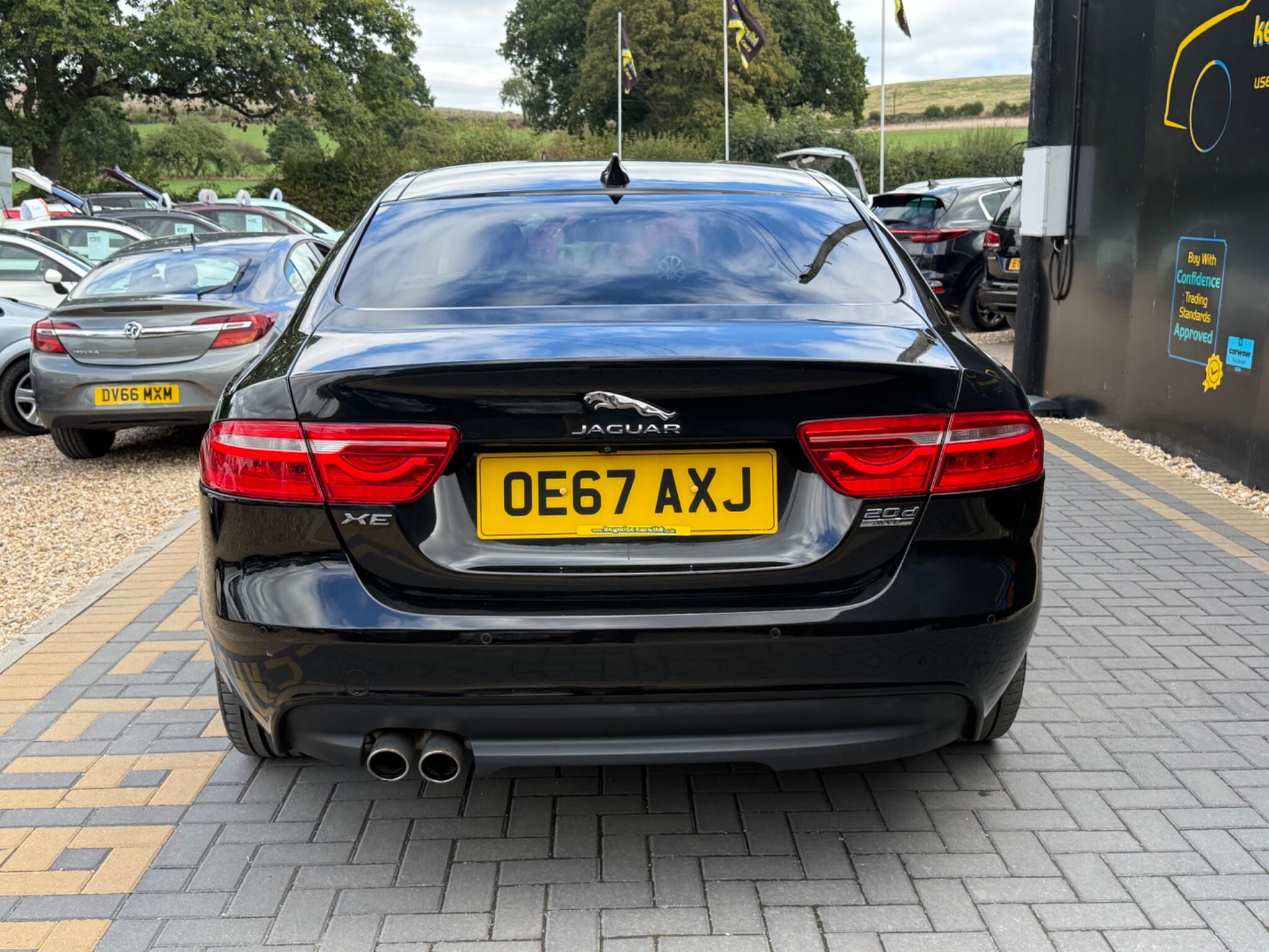 Jaguar Xe view 5